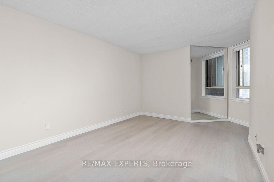633 Bay Street 2401