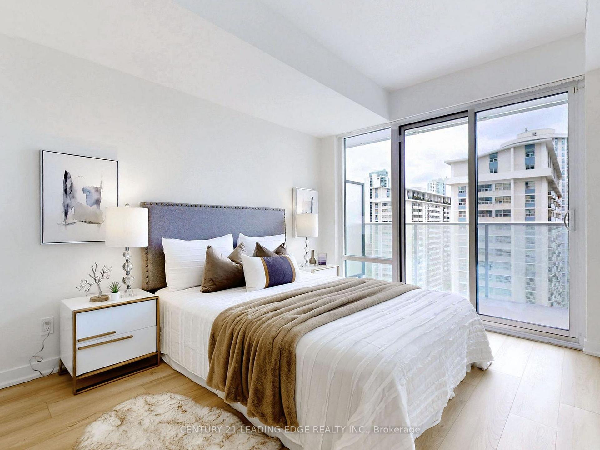 3 Bedrooms Condo at 501 Yonge, Toronto For sale