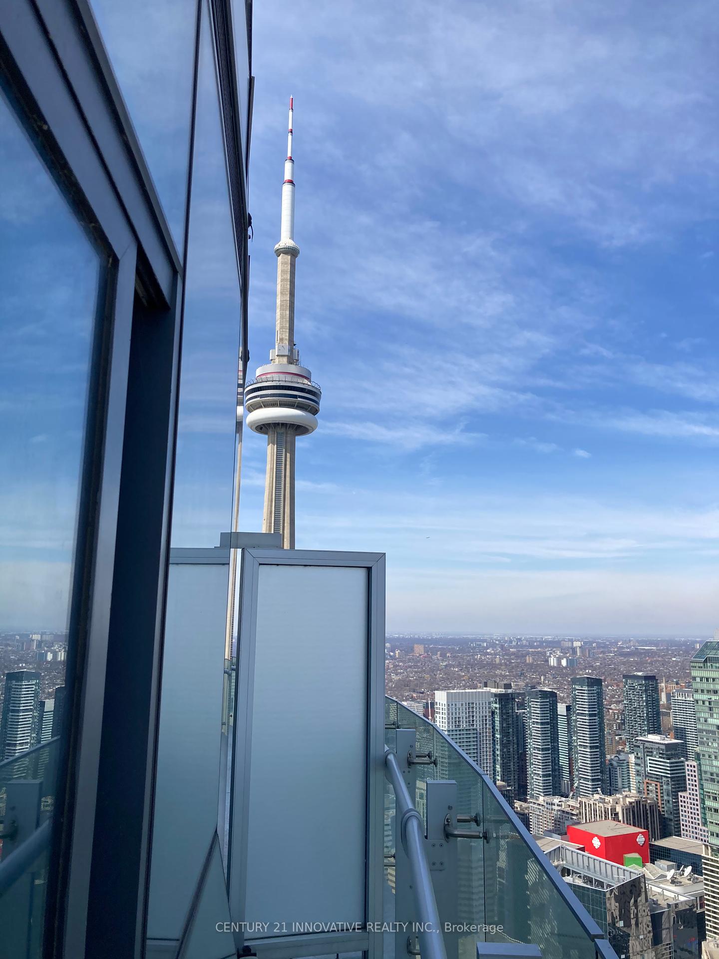 1 Bedroom Condo at 14 York, Toronto For sale
