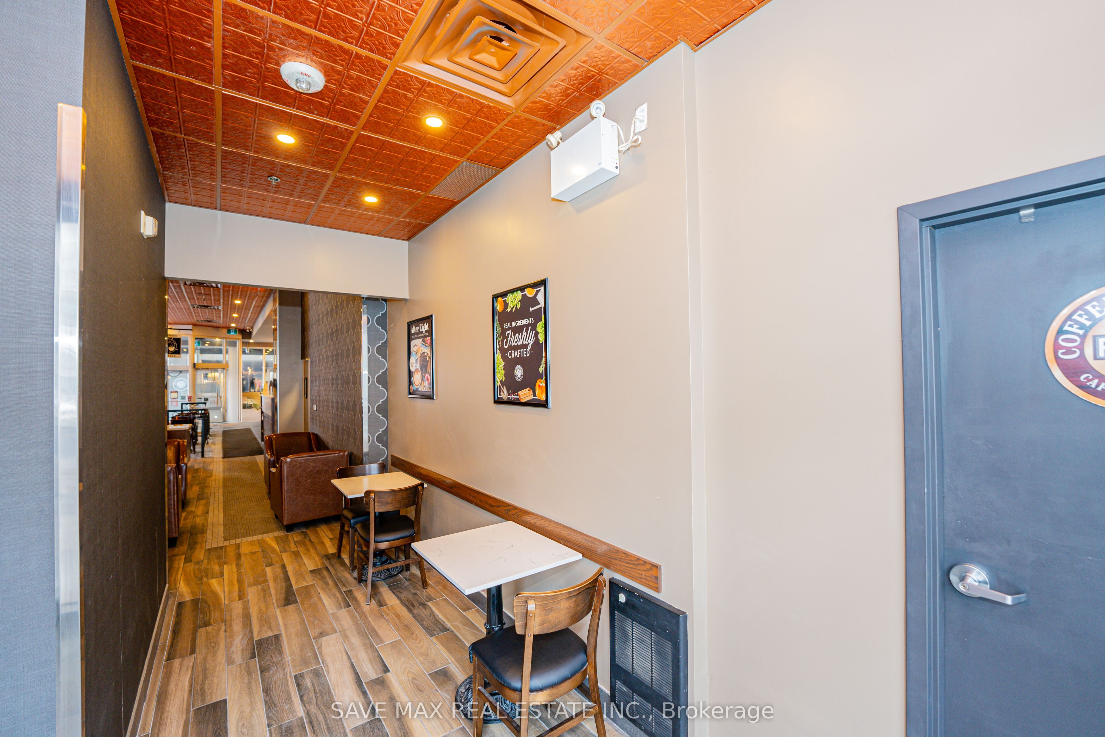 515 Lakeshore Road E, #101