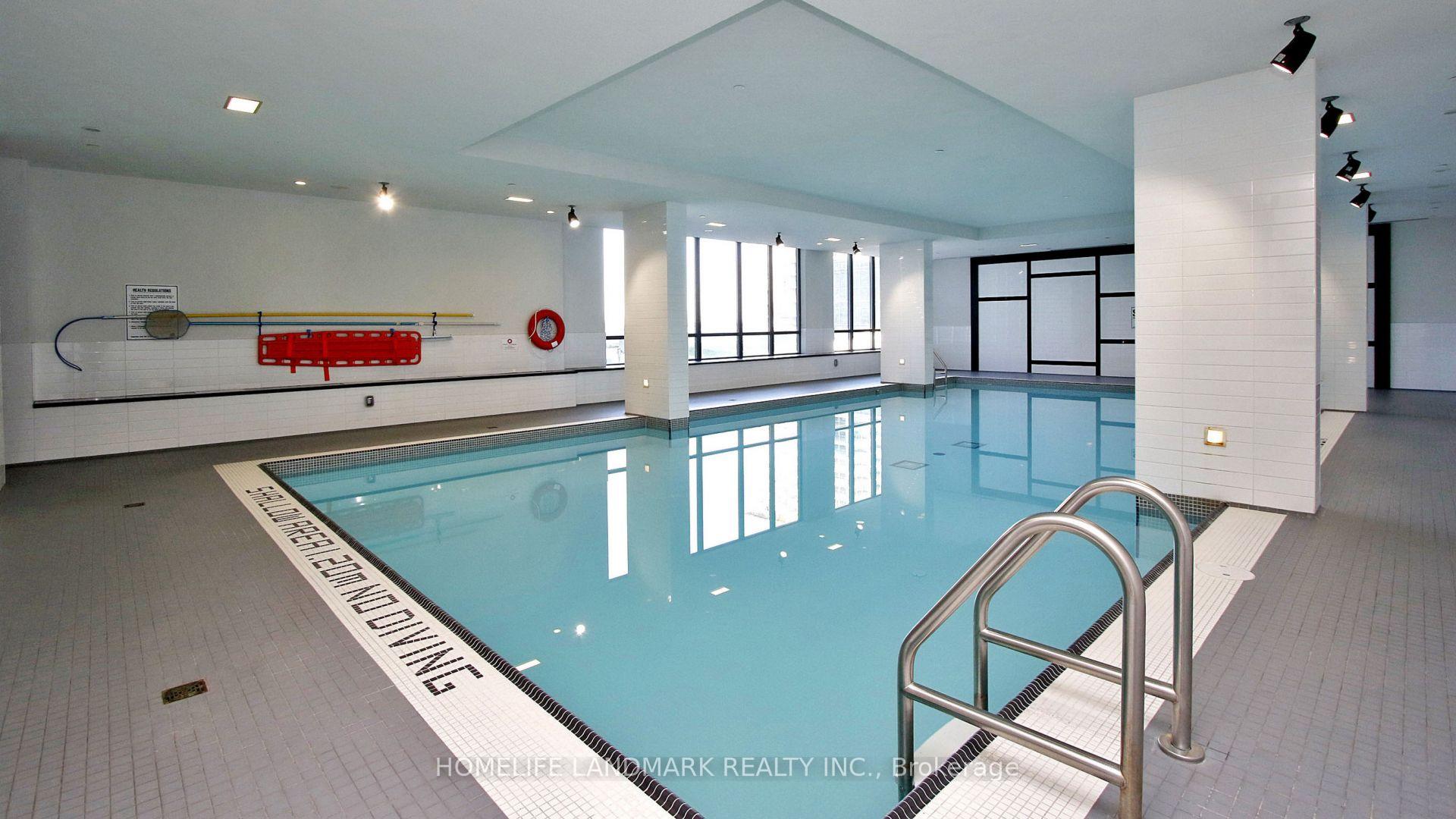 3 Bedrooms Condo at 4011 Brickstone, Mississauga For sale