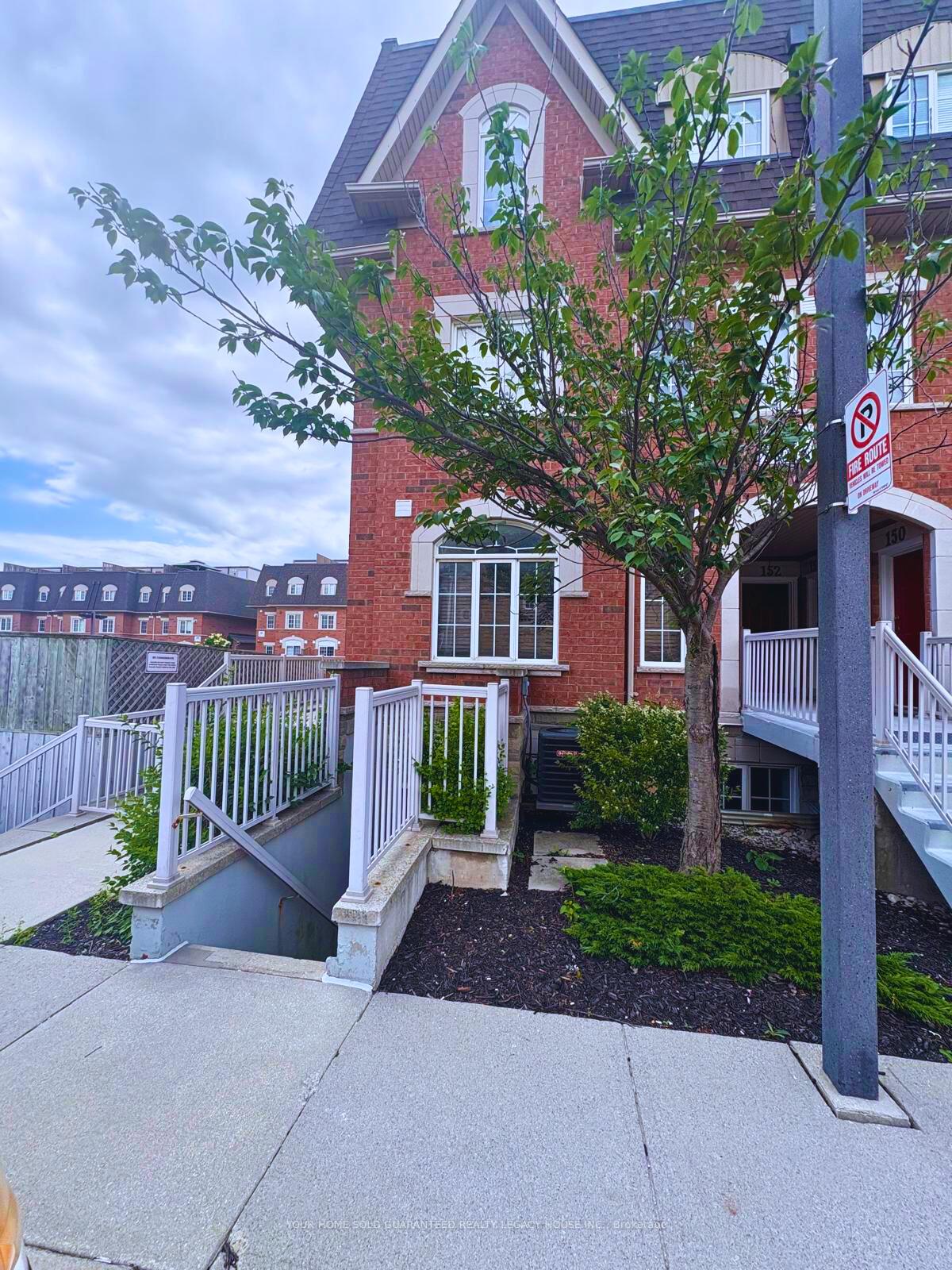 1 Bedroom Condo at 601 Shoreline, Mississauga For sale