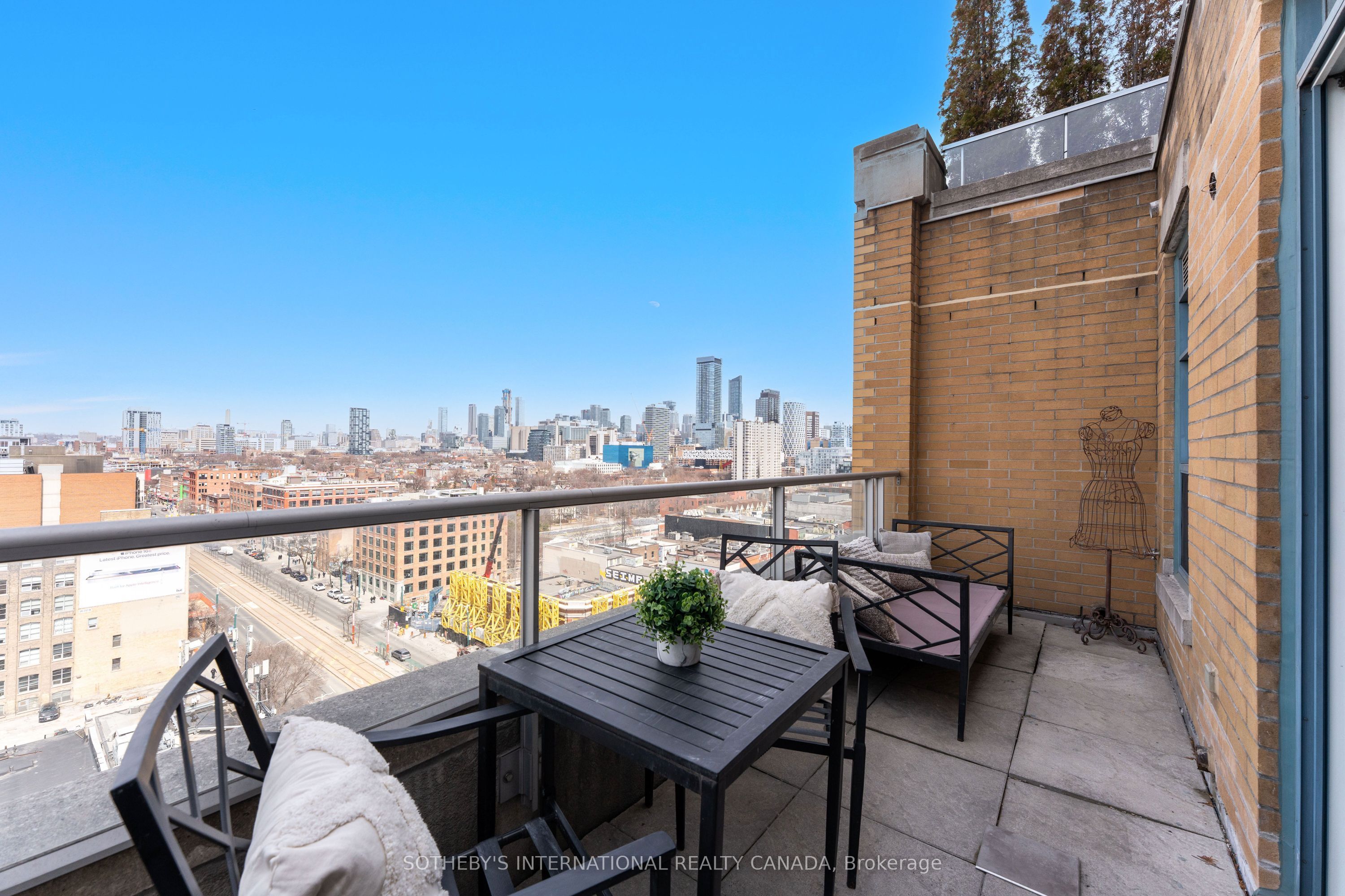 438 Richmond Street W, #1406
