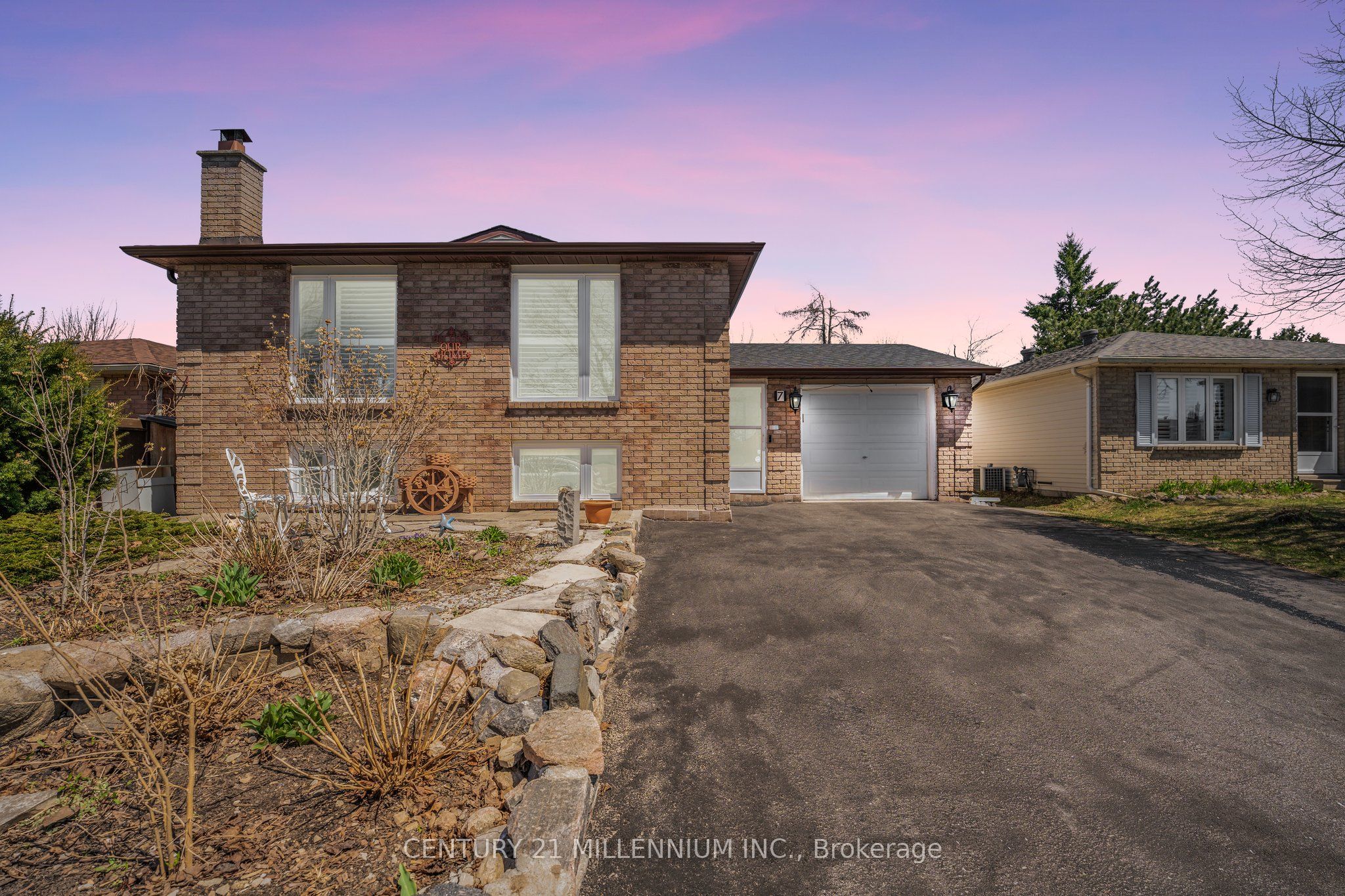 7 Coles Street, Barrie, ON L4N 5W5