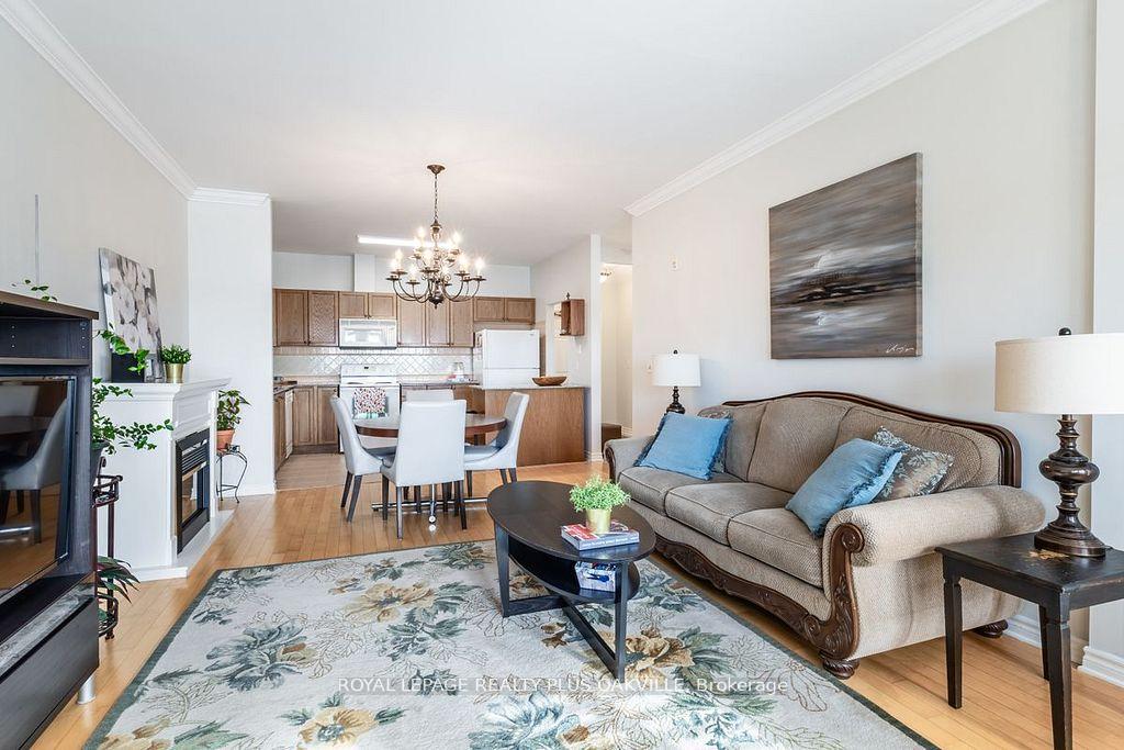 2 Bedrooms Condo at 1499 Nottinghill, Oakville For sale