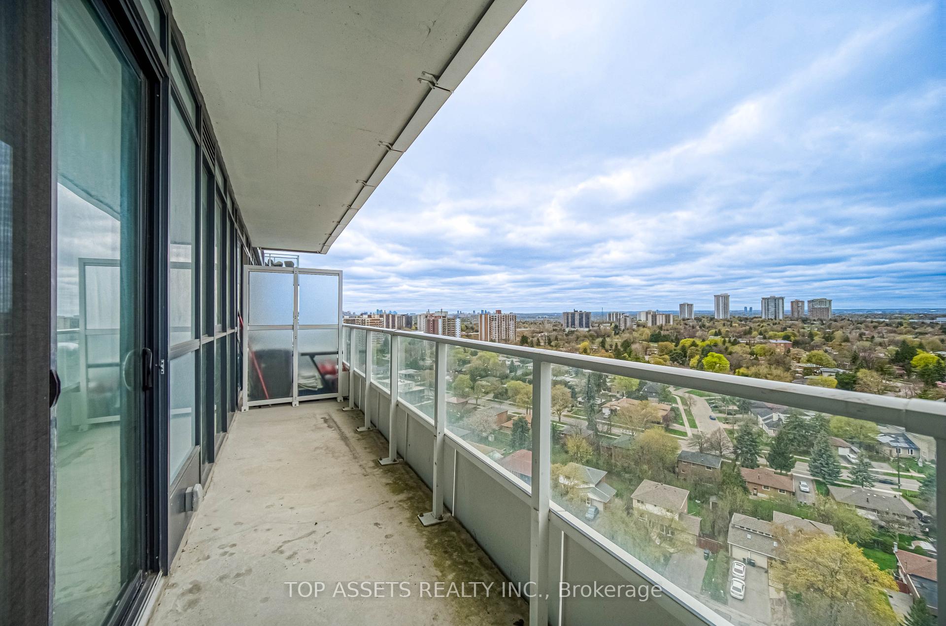 2 Bedrooms Condo at 180 Fairview Mall, Toronto For sale