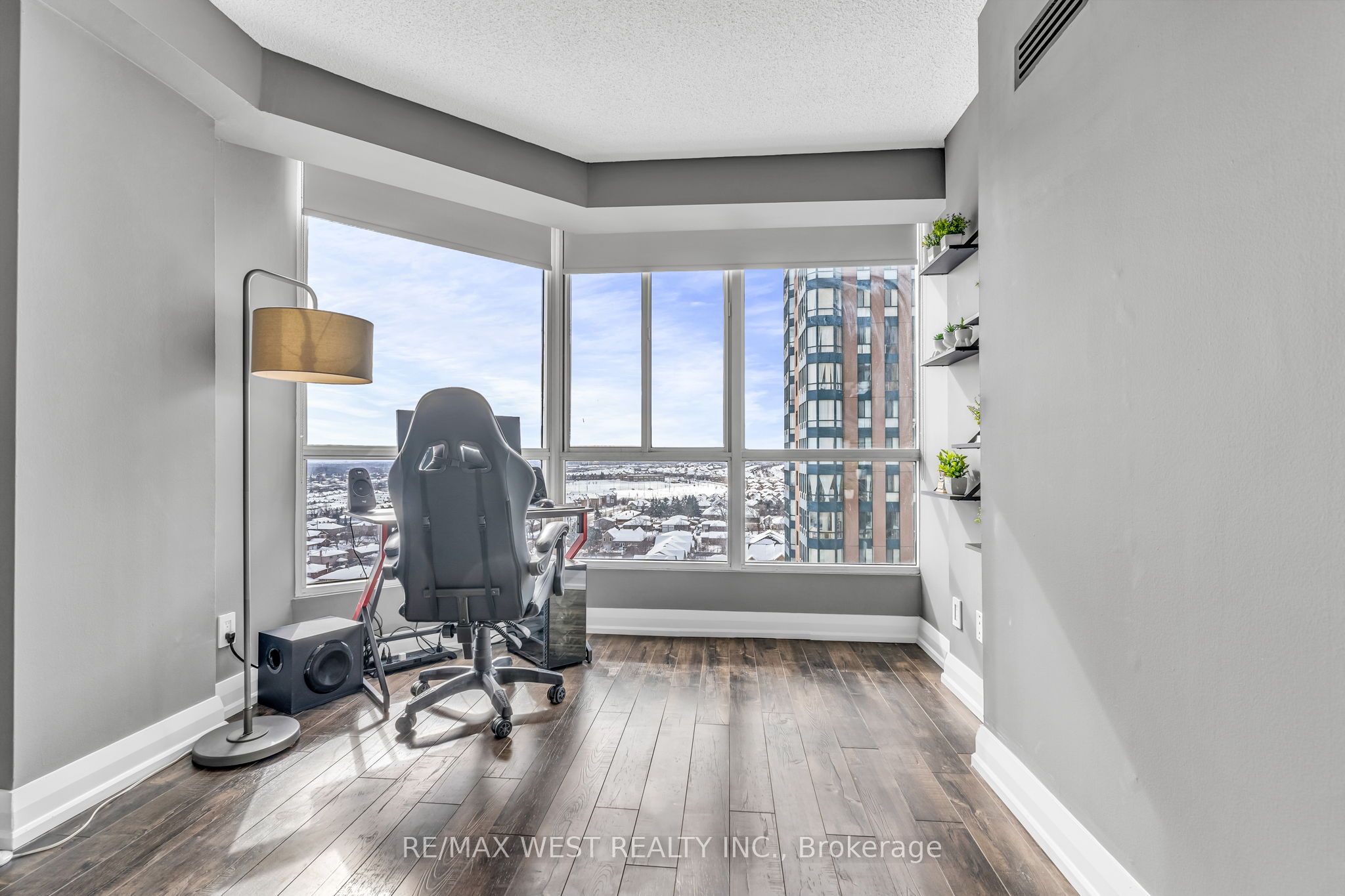 145 Hillcrest Avenue, #1615