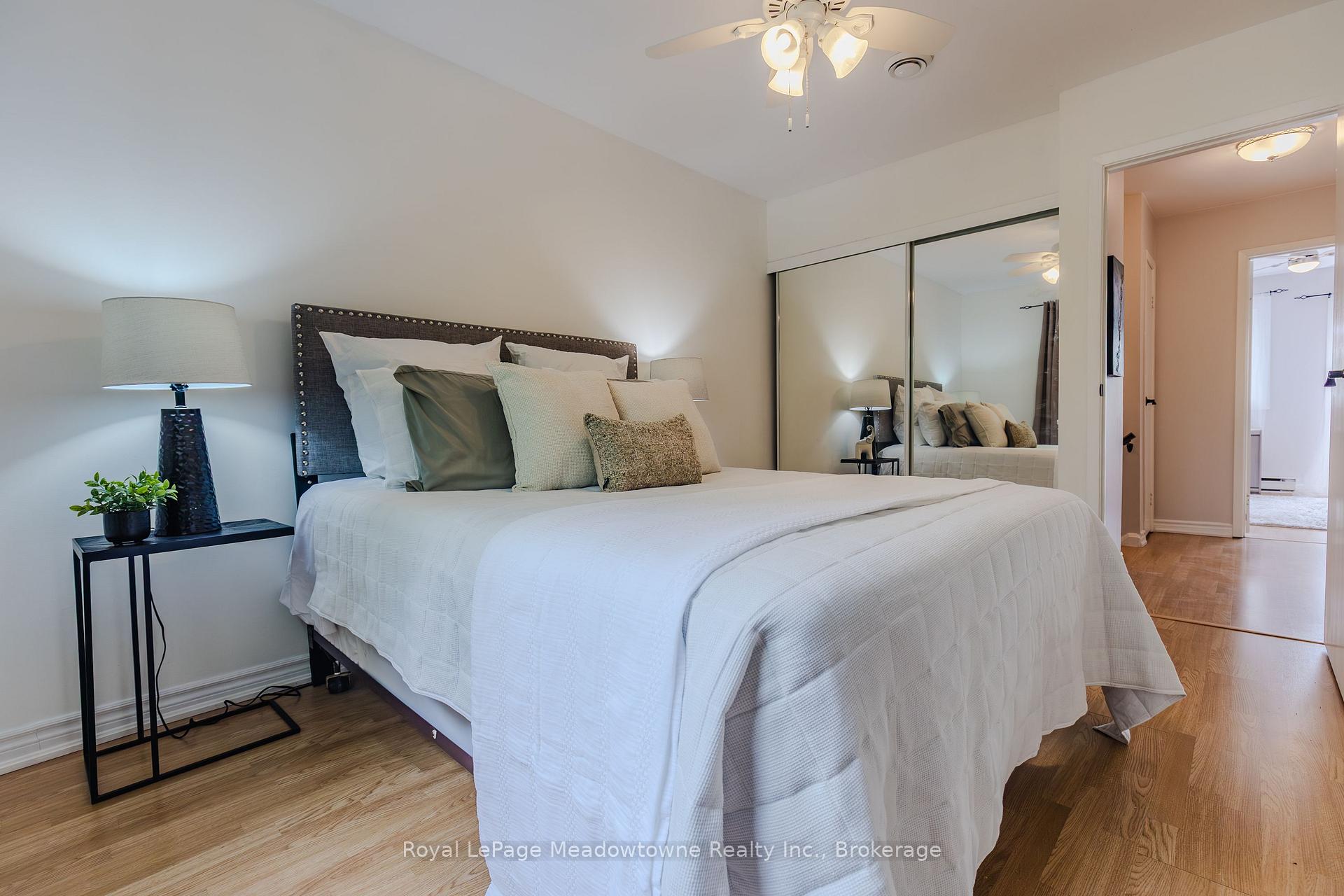 3 Bedrooms Condo at 6240 Montevideo, Mississauga For sale