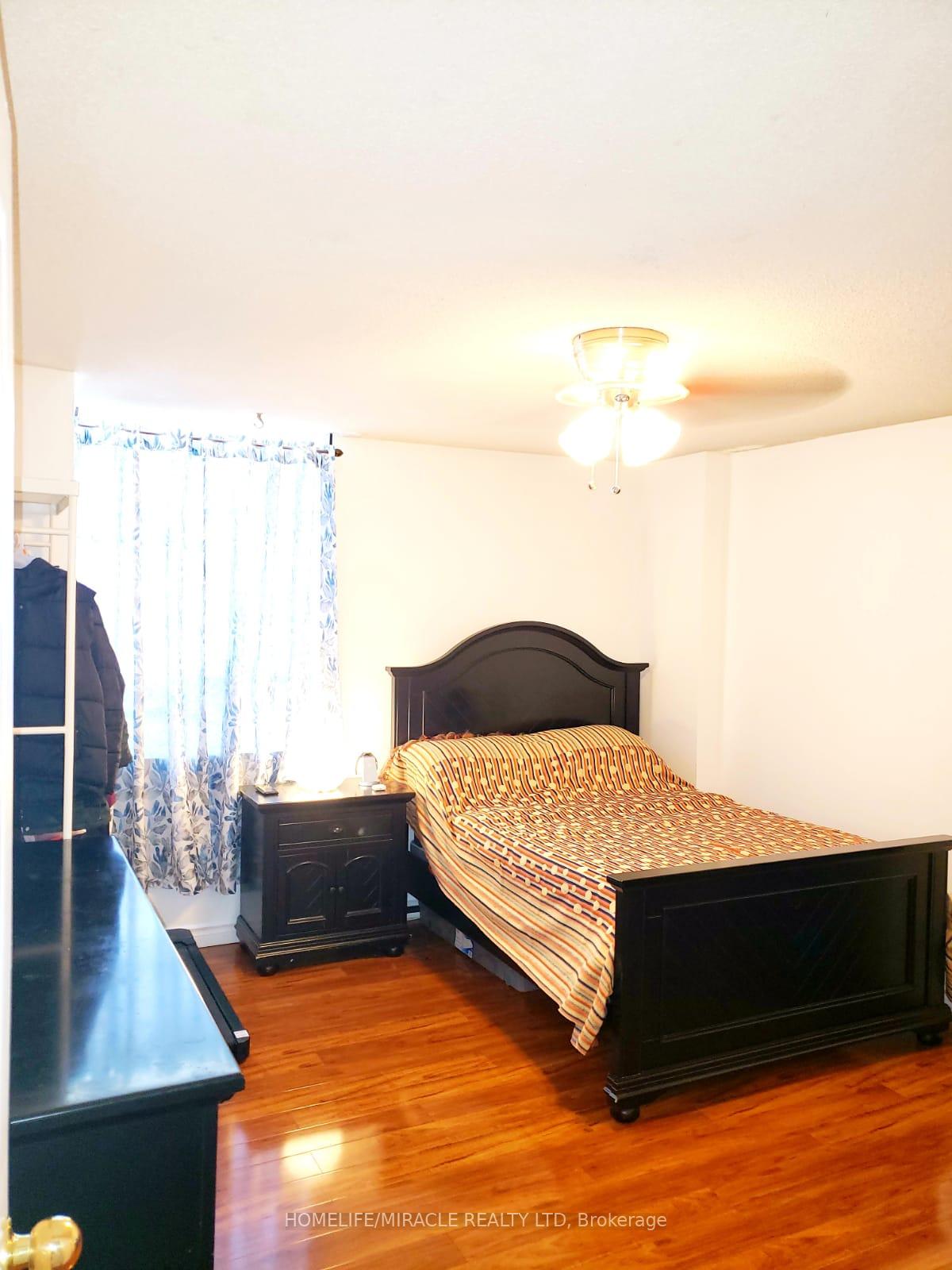 2 Bedrooms Condo at 121 Trudelle, Toronto For sale