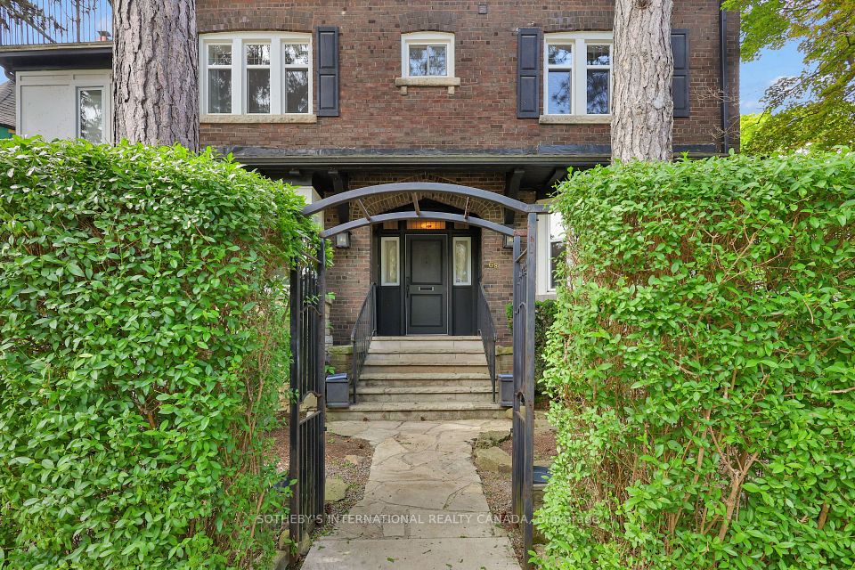 68 Astley