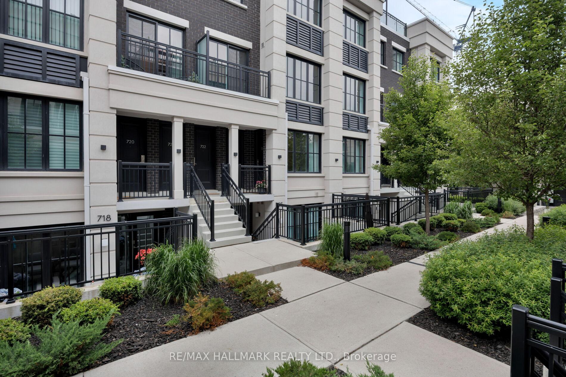 2 Bedrooms Condo at 665 Cricklewood, Mississauga For sale