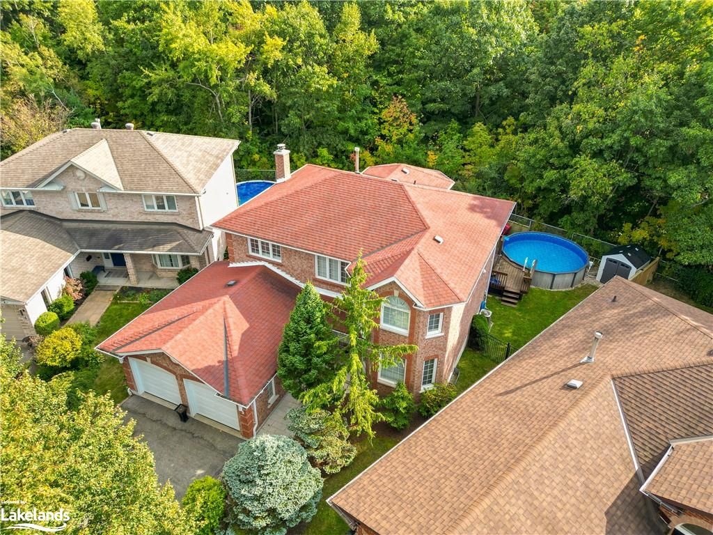 5 McCutcheon Court Barrie Ontario L4N 7C6