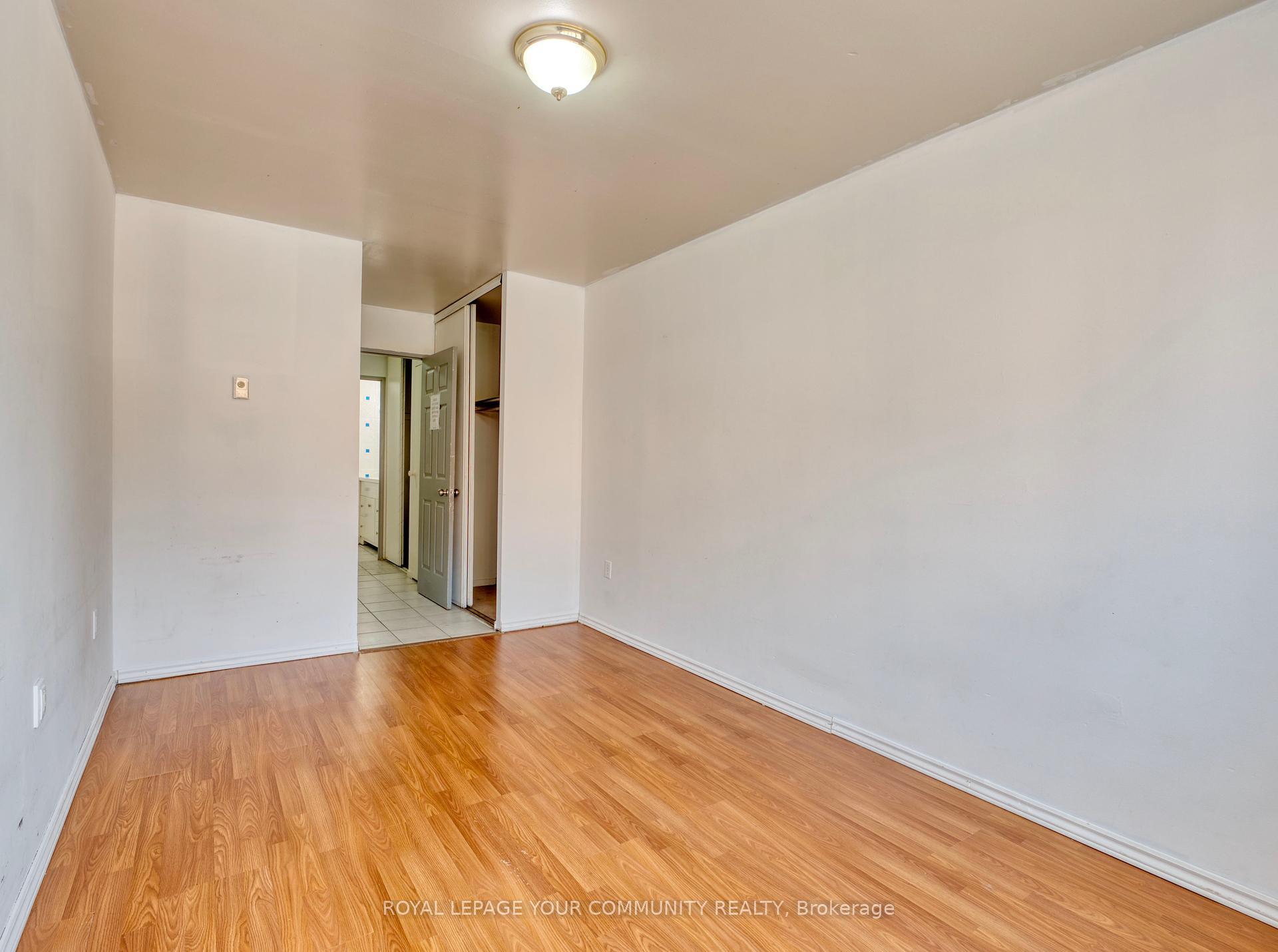 3 Bedrooms Condo at 100 Mornelle, Toronto For sale