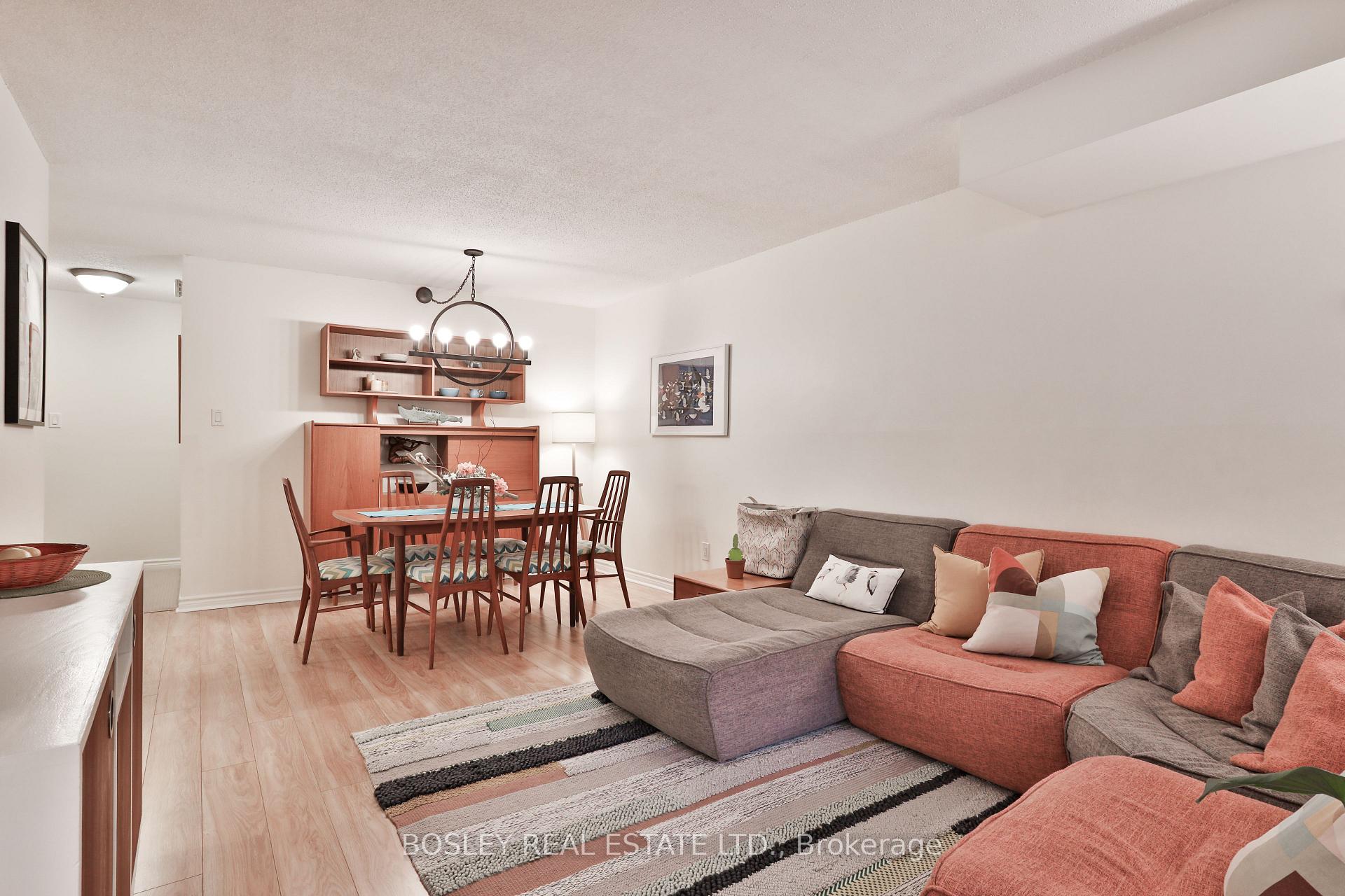 3 Bedrooms Condo at 1250 Mississauga Valley, Mississauga For sale
