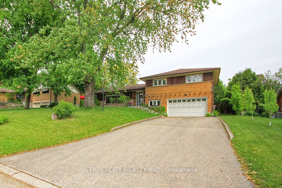825 Clearview