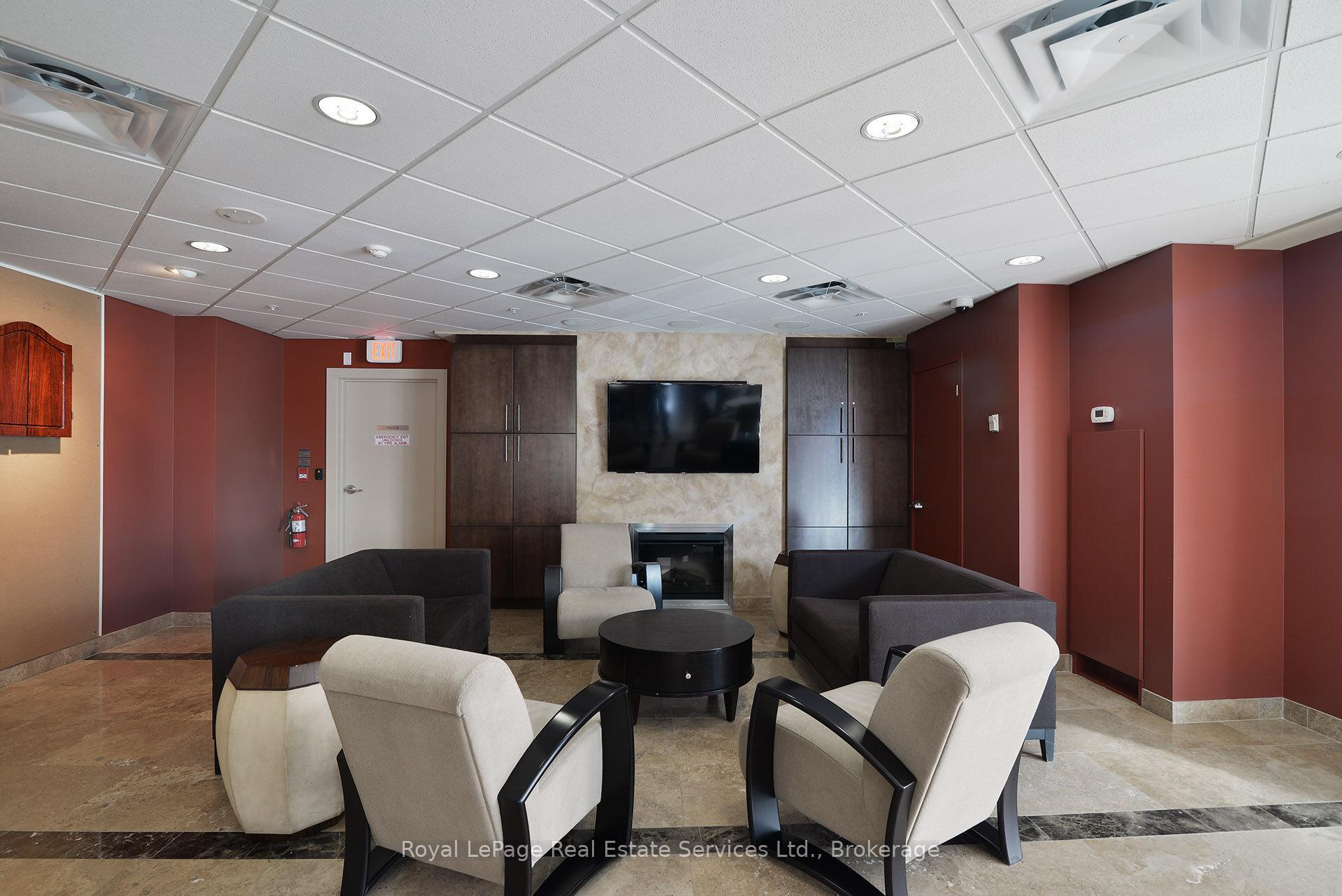 2 Bedrooms Condo at 360 Pearl, Burlington For sale