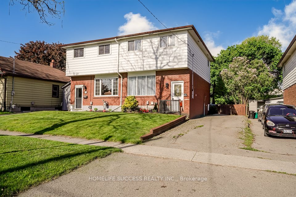 790 Douglas