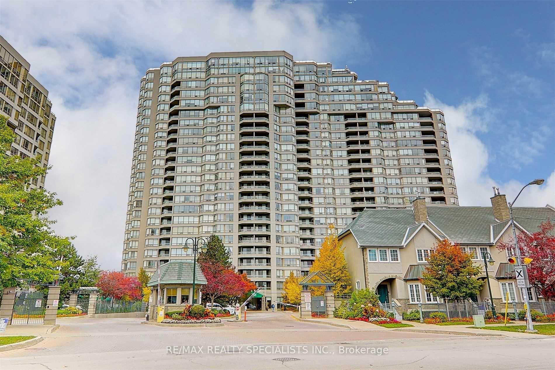 3 Bedrooms Condo at 168 Bonis, Toronto For sale