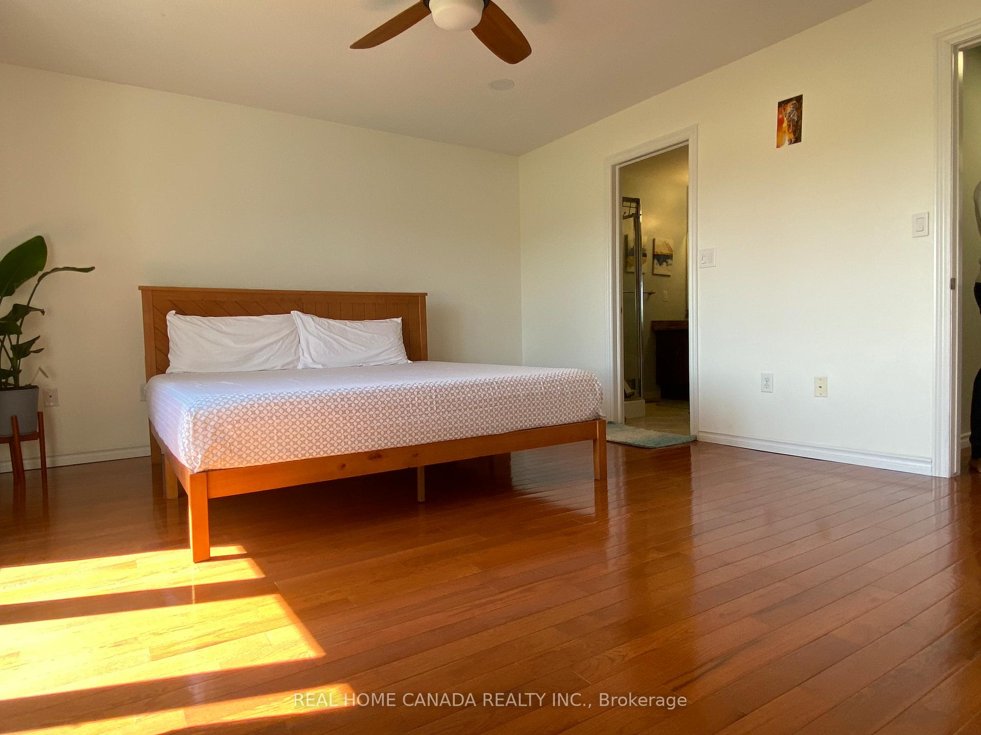 3 Bedrooms Condo at 370 Stonehenge,  Hamilton For sale