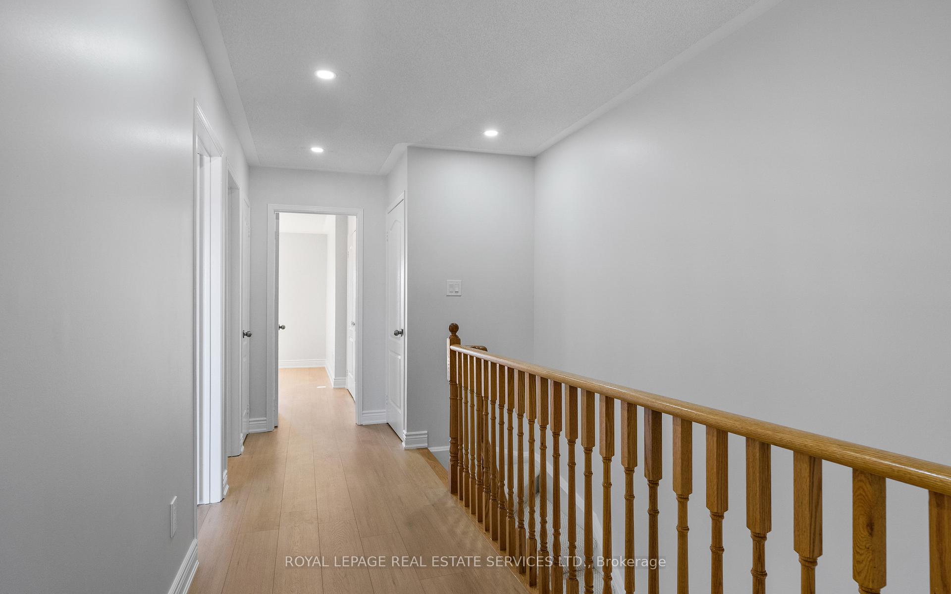 4 Bedrooms Condo at 5025 Ninth, Mississauga For sale