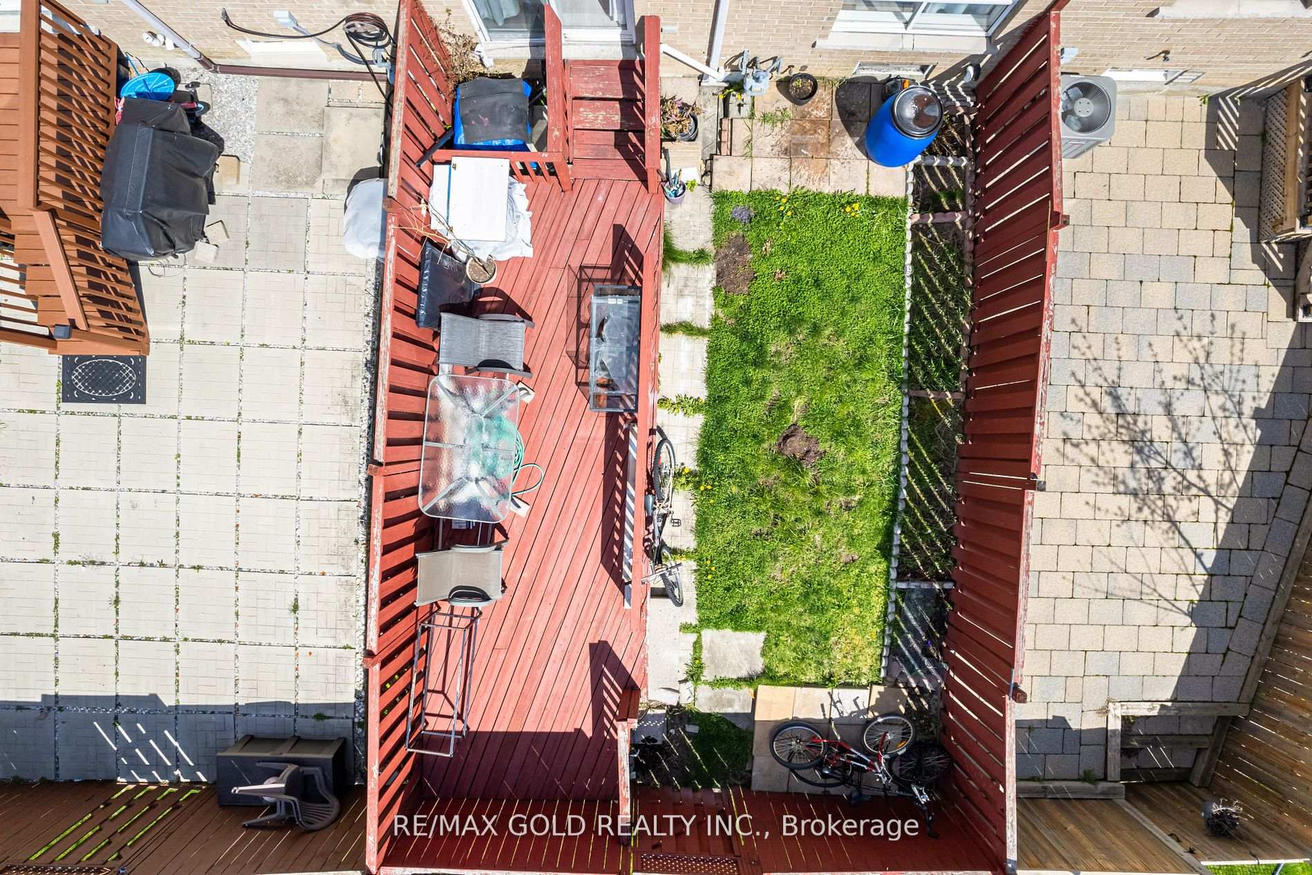 5 Bedrooms Condo at 24 Norman Wesley,  Toronto For sale