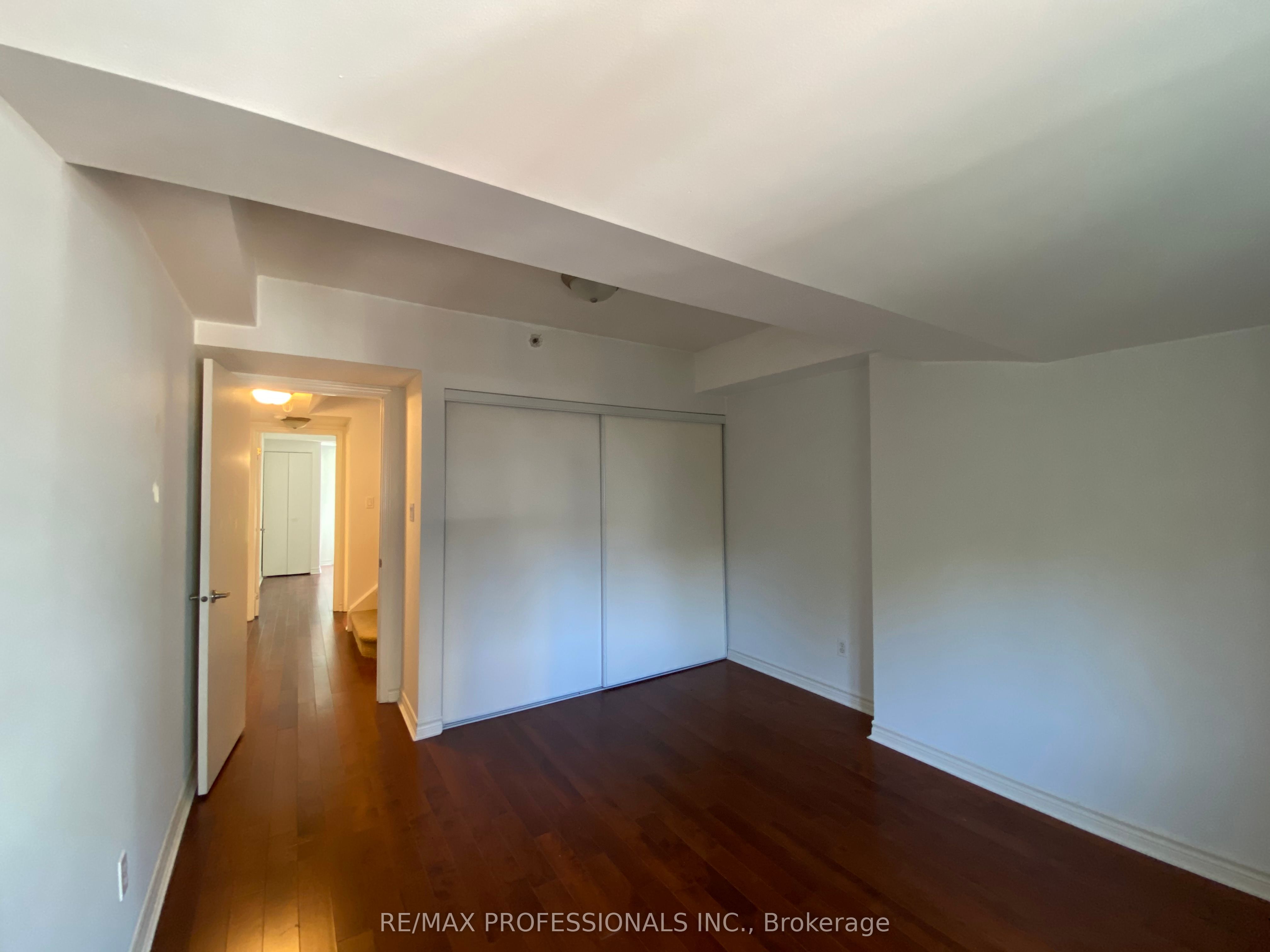 217 St George Street, #14