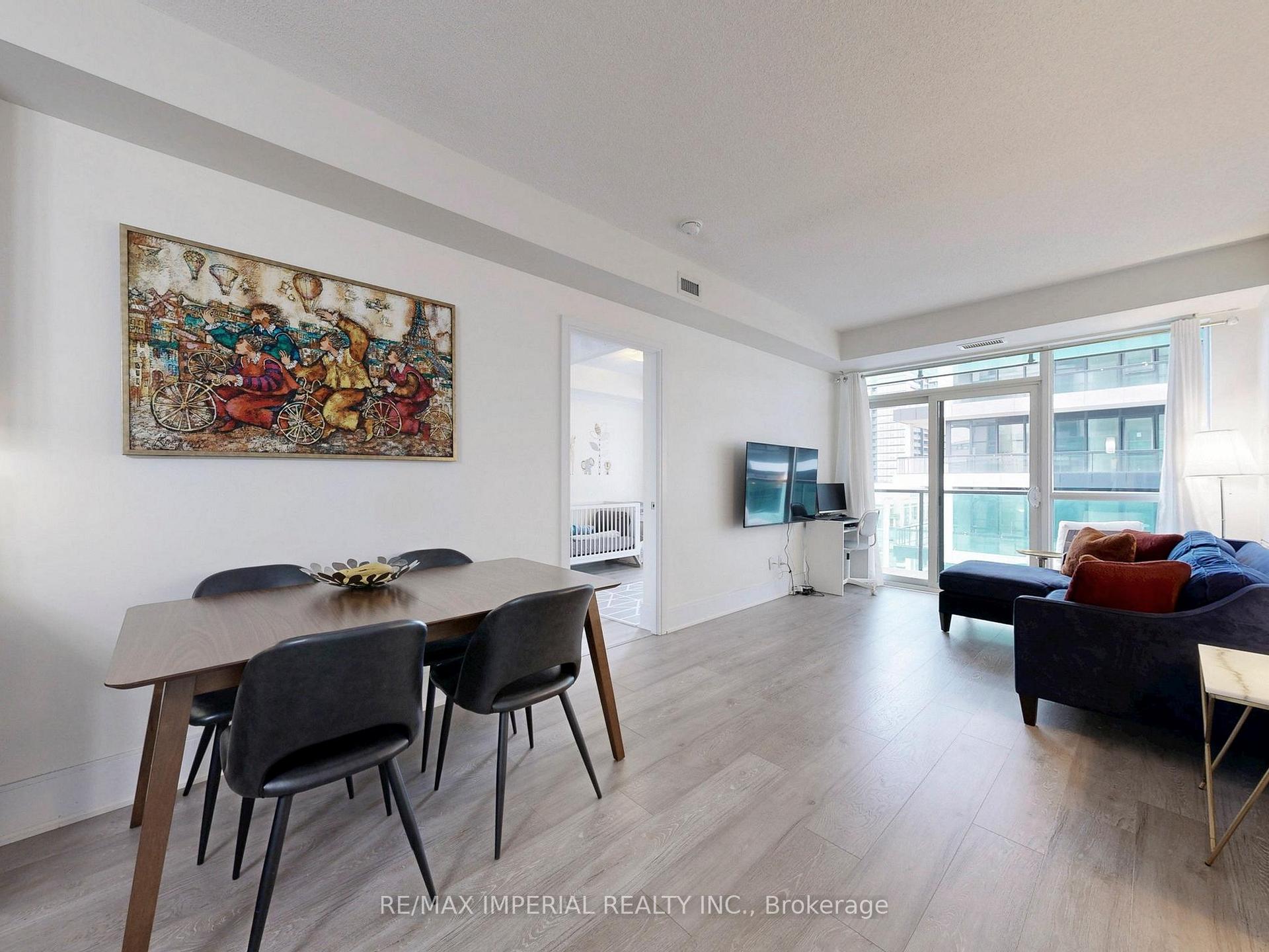 2 Bedrooms Condo at 25 Broadway, Toronto For sale