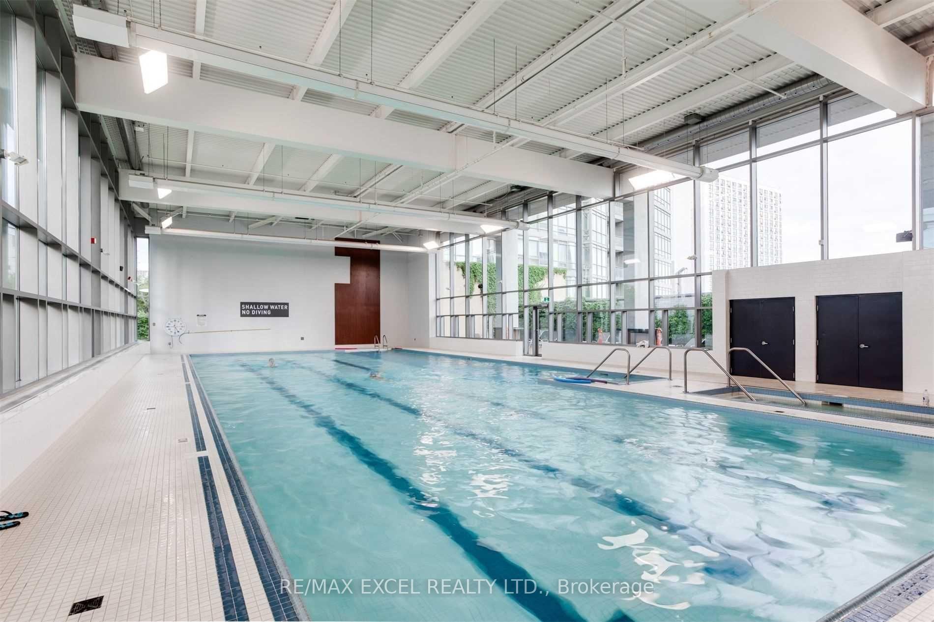 2 Bedrooms Condo at 35 Mariner, Toronto For sale