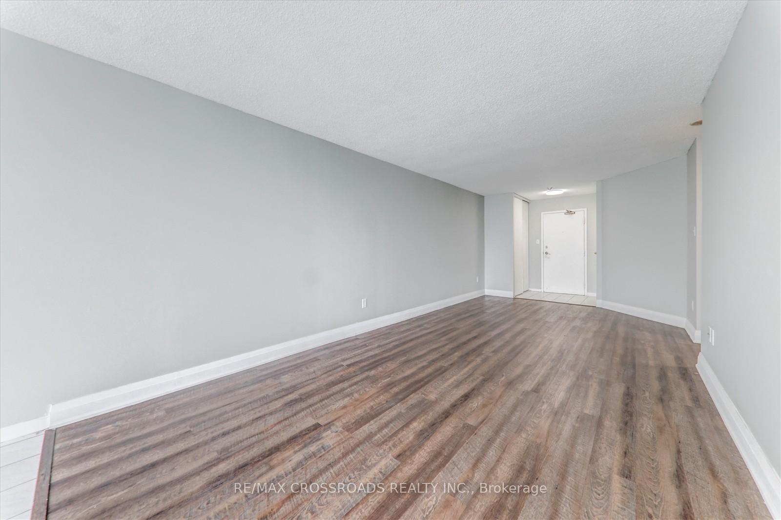 2 Bedrooms Condo at 1 Rowntree, Toronto For sale