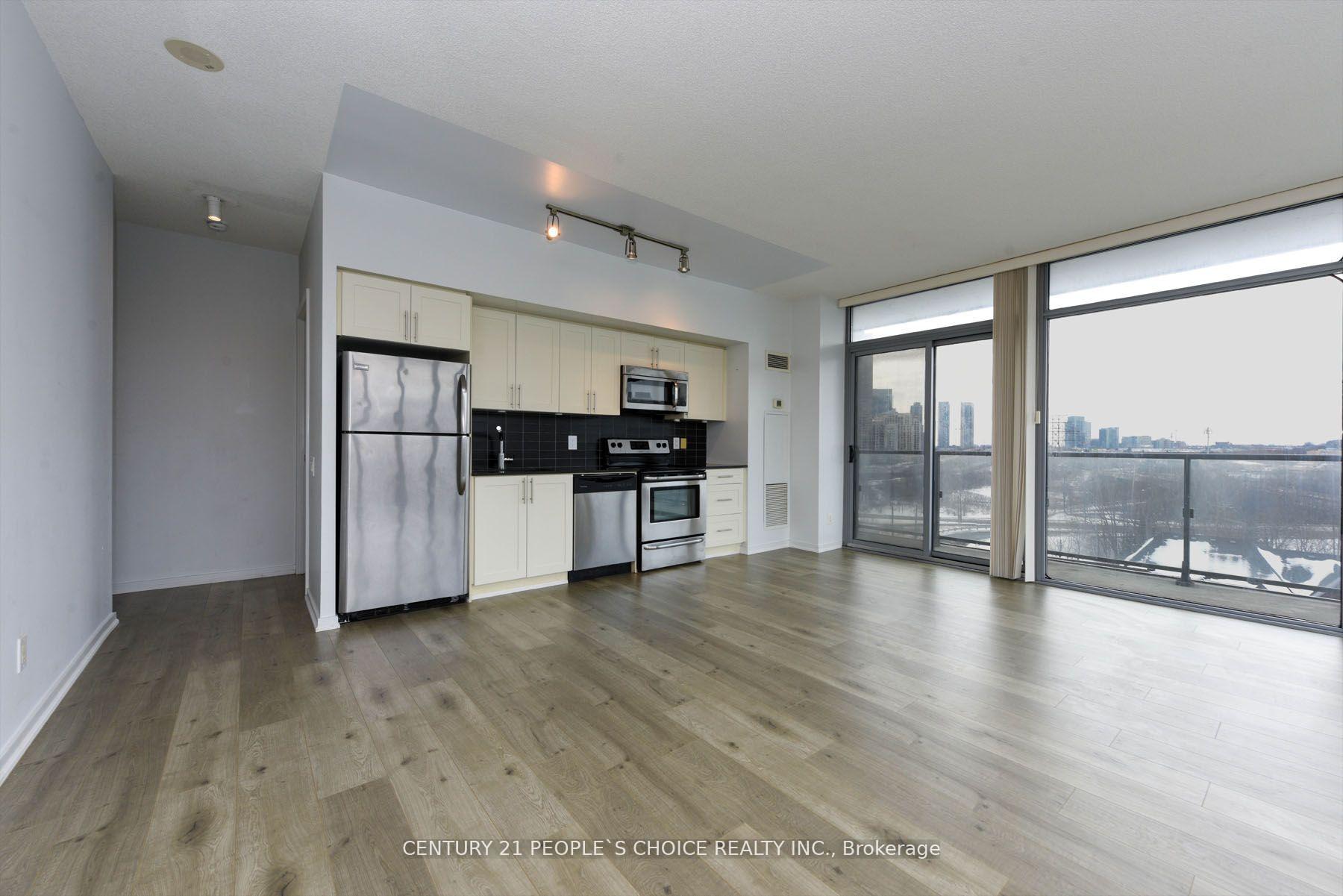 2 Bedrooms Condo at 105 The Queensway, Toronto For sale