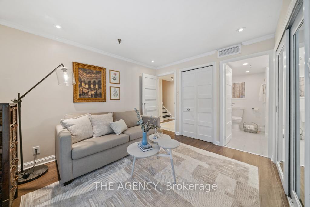 2 Bedrooms Condo at 105 Heath, Toronto For sale