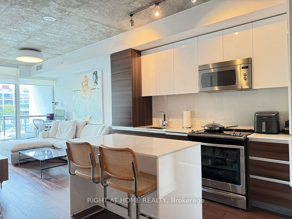 1238 Dundas Street