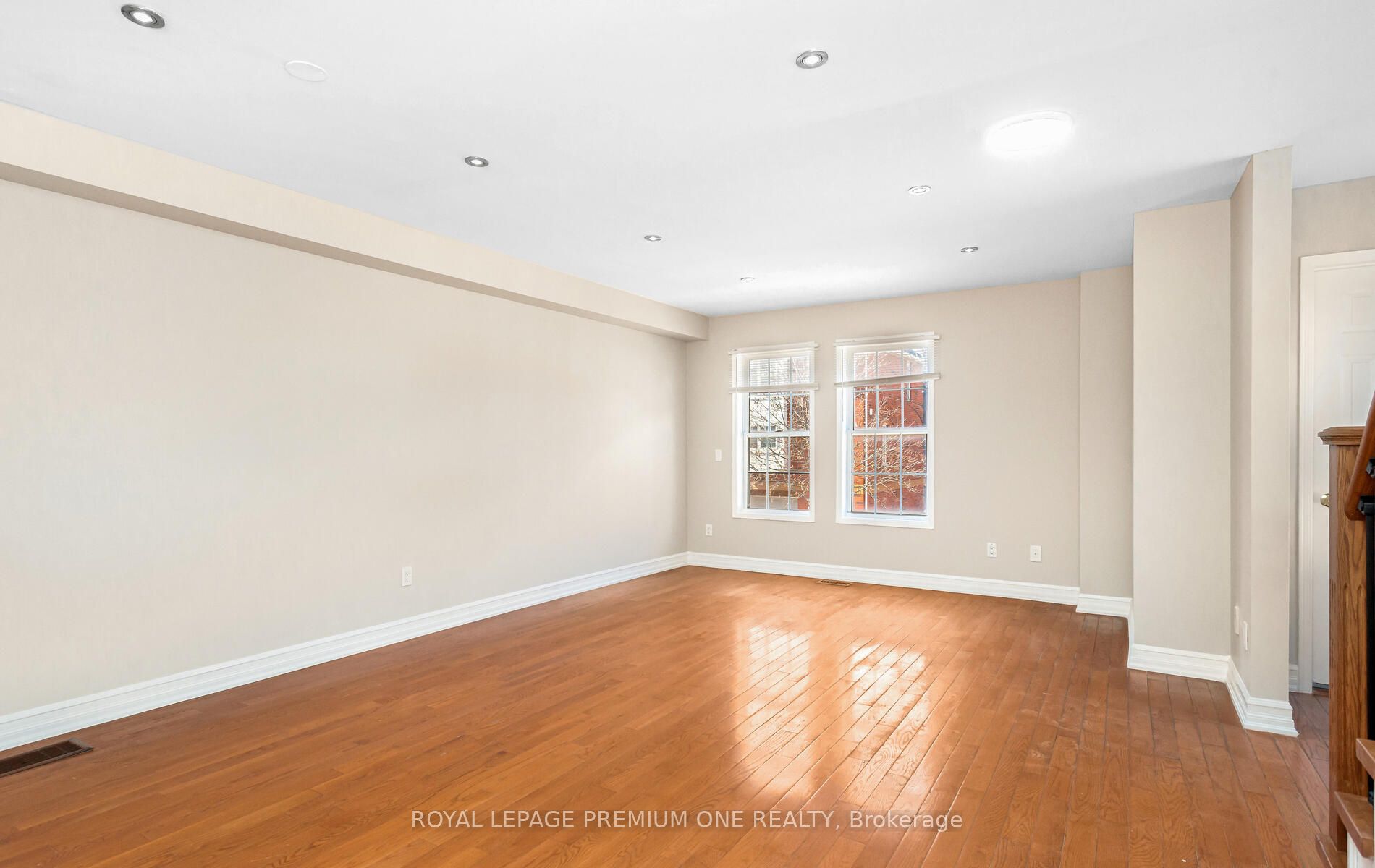 6860 MeadowvaleTownCentre Circle, #23