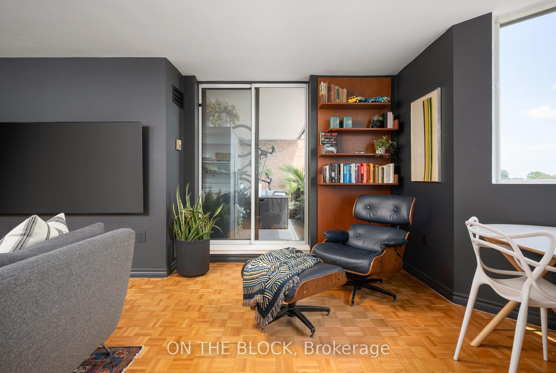 2 Bedrooms Condo at 3845 Lake Shore, Toronto For sale