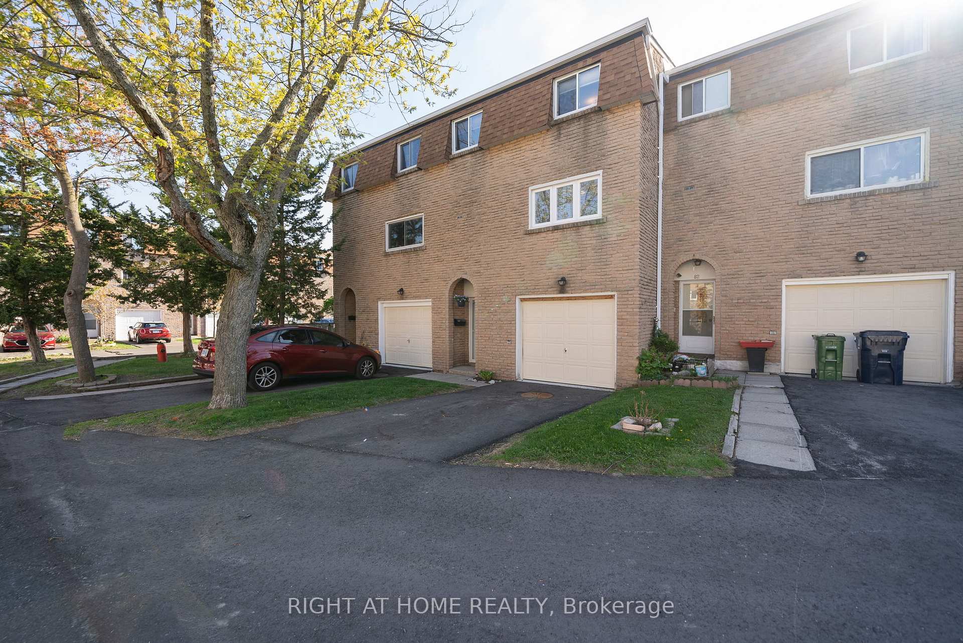 3 Bedrooms Condo at 121 Centennial, Toronto For sale