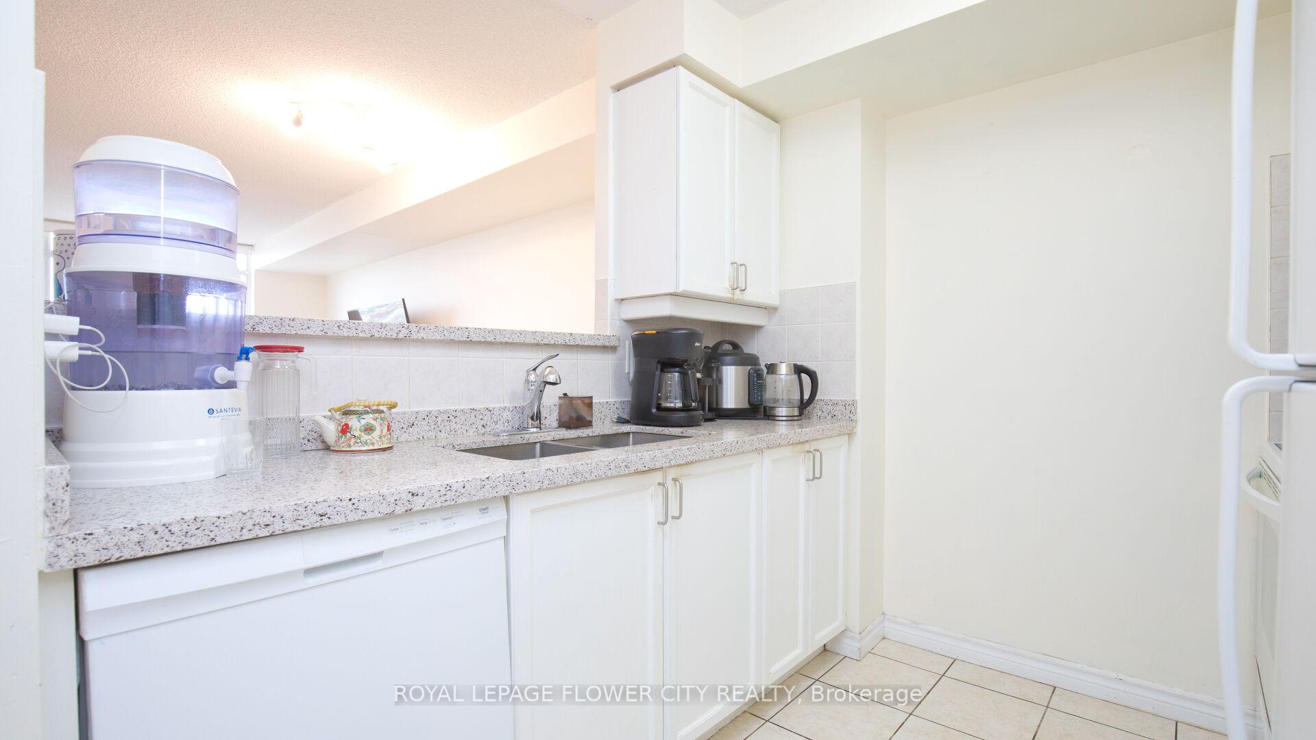 2 Bedrooms Condo at 700 Humberwood, Toronto For sale