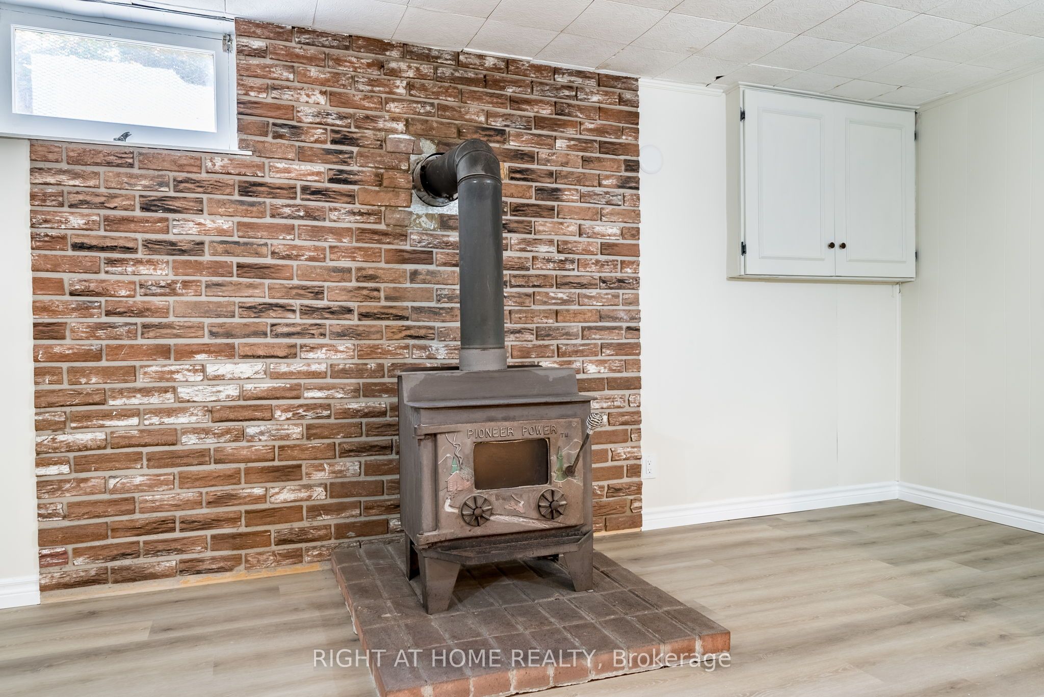 109 Crawforth Street, Whitby, ON L1N 3S4