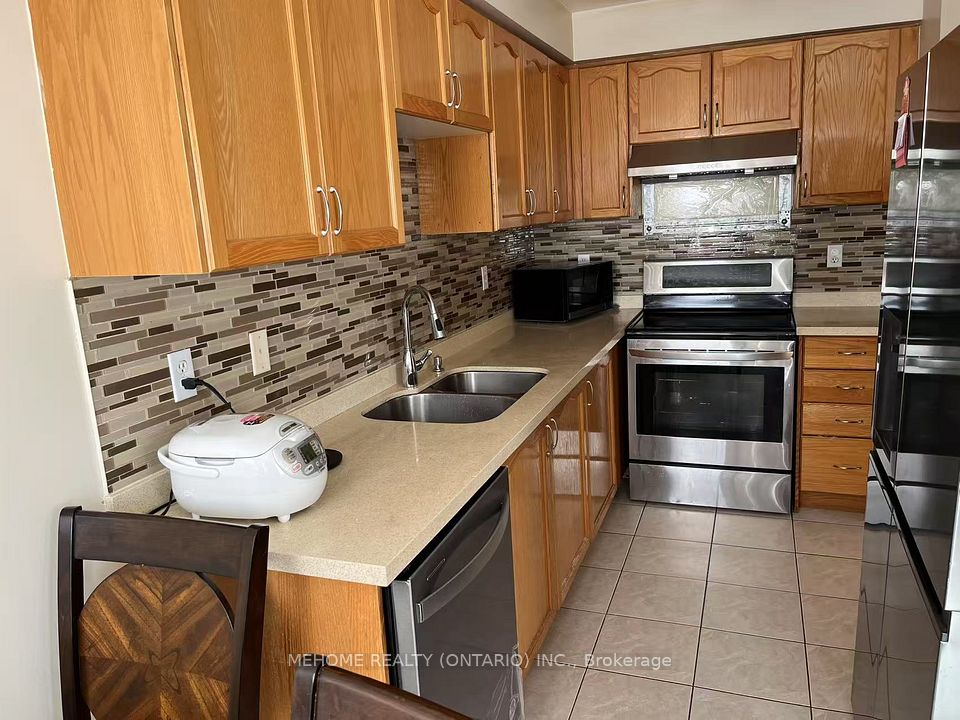 123 Rideau Drive, Richmond Hill, ON L4B 4P2