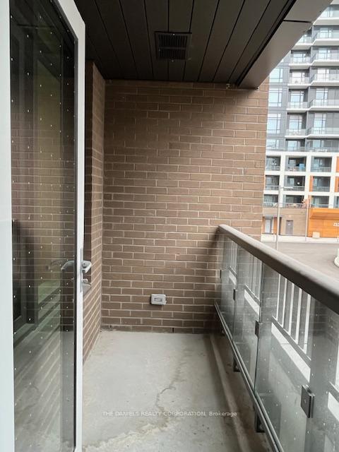 2 Bedrooms Condo at 8 Beverley Glen,  Vaughan For sale