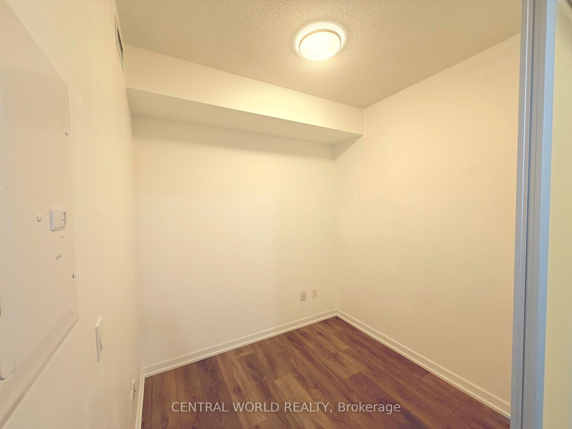 2 Bedrooms Condo at 50 FOREST MANOR, Toronto For sale