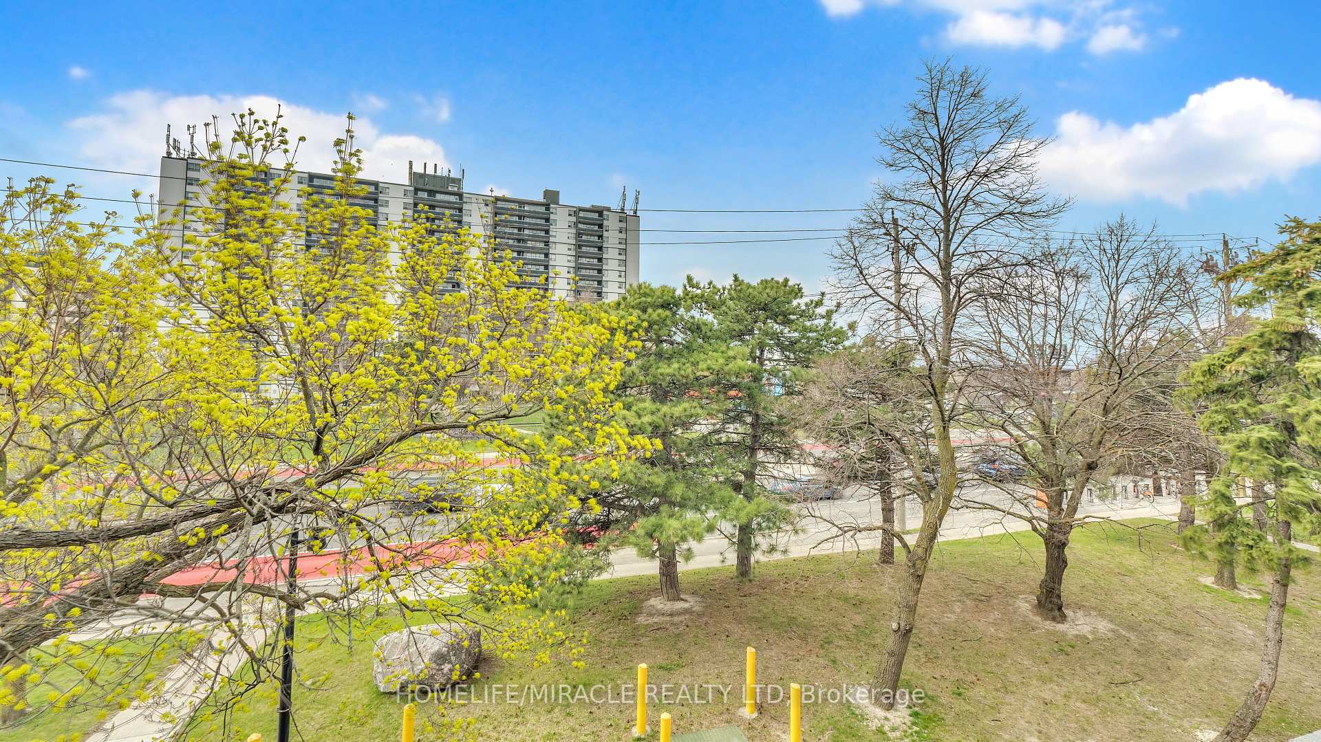 3 Bedrooms Condo at 91 Muir, Toronto For sale