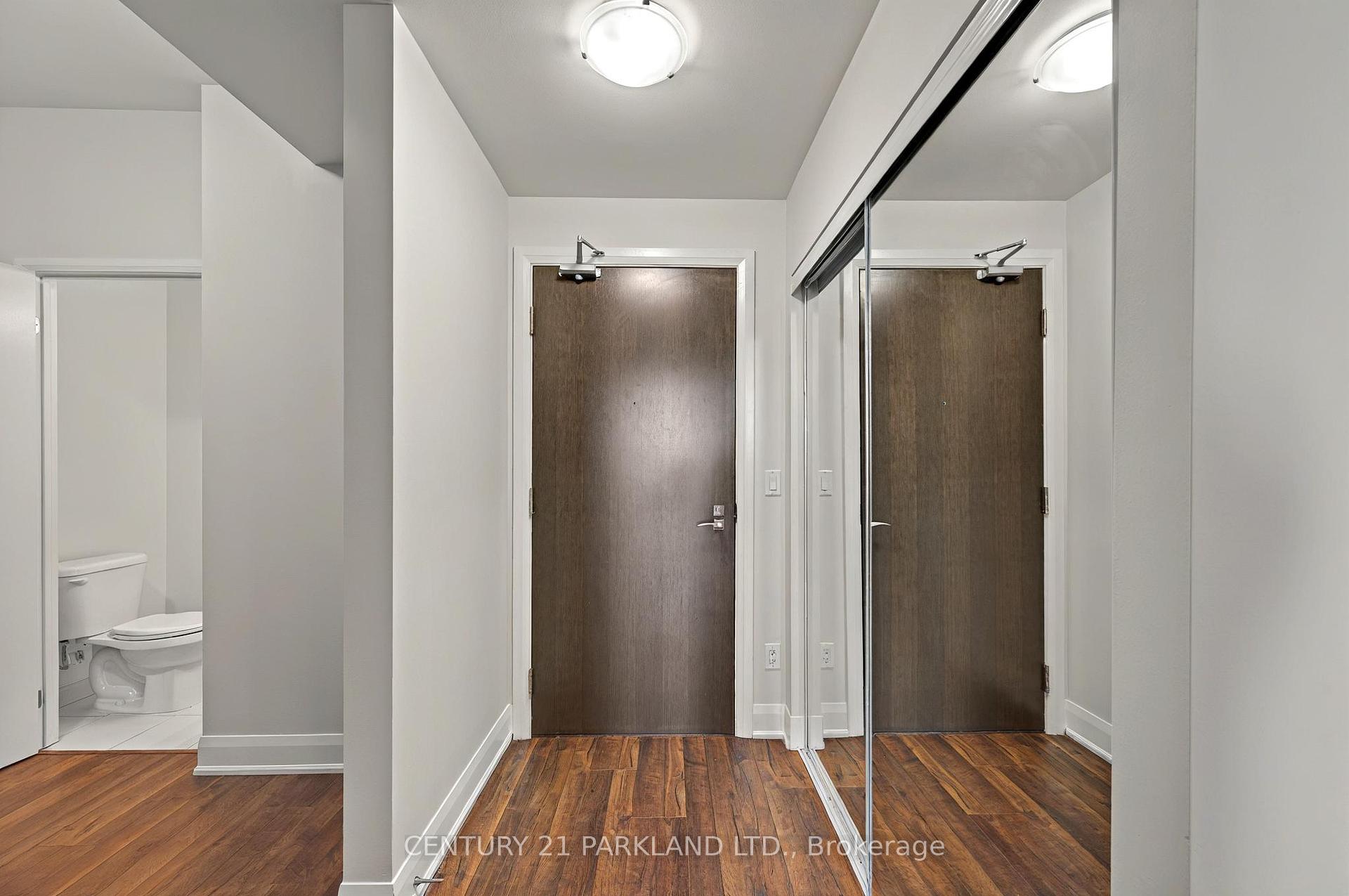 2 Bedrooms Condo at 2900 Highway 7, Vaughan For sale