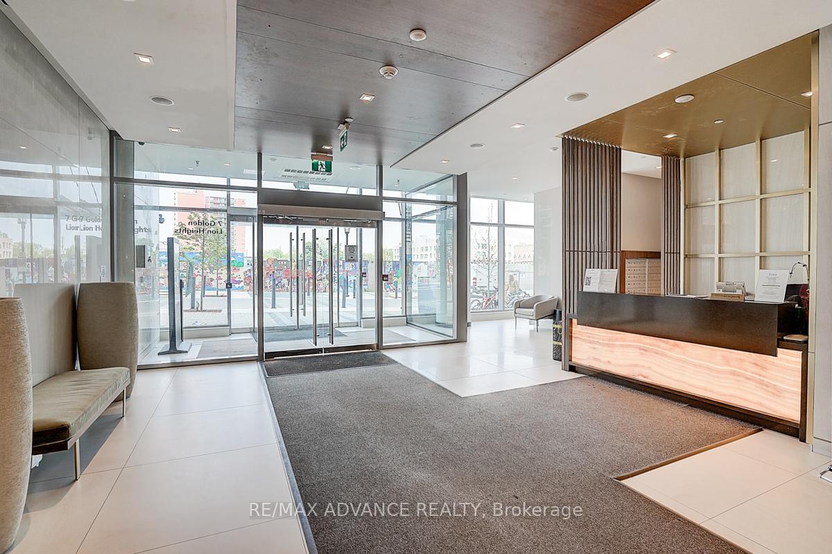 2 Bedrooms Condo at 7 Golden Lion, Toronto For sale