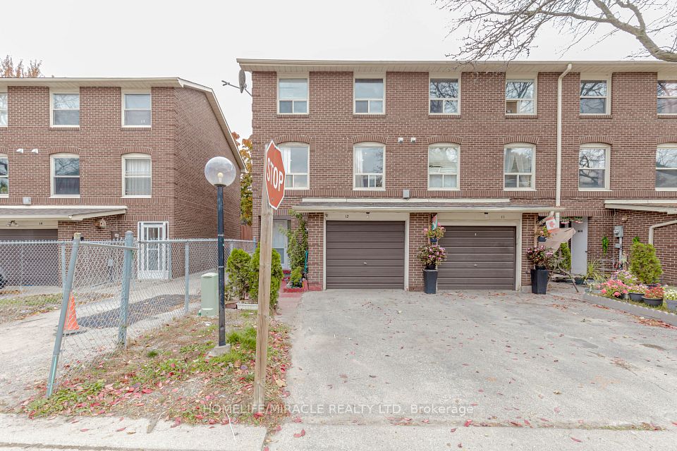#12 - 12 Eden Park, Brampton, ON L6T 3A5