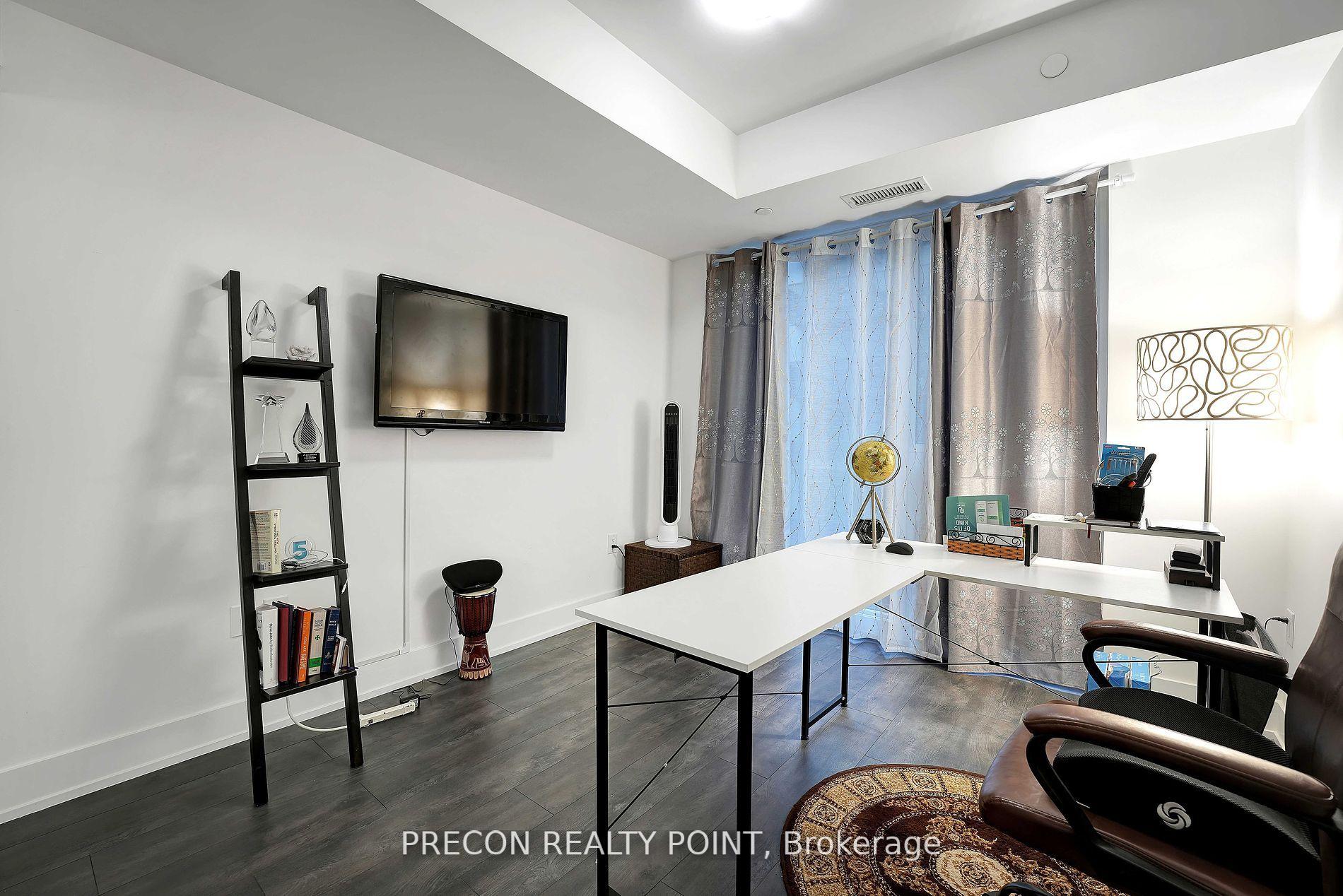 2 Bedrooms Condo at 2450 Old Bronte, Oakville For sale