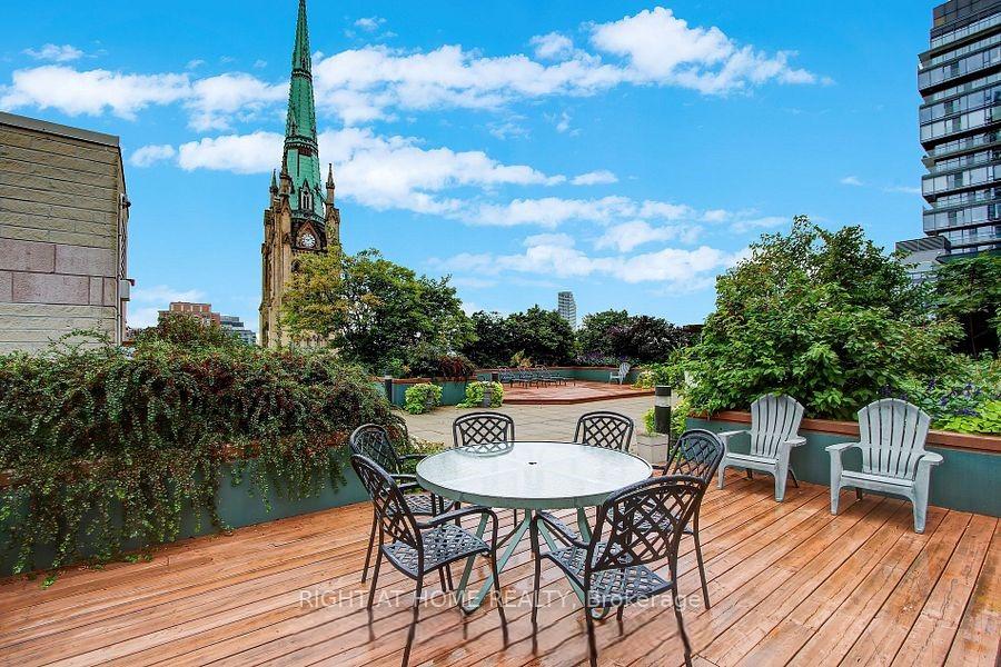 2 Bedrooms Condo at 92 King, Toronto For sale