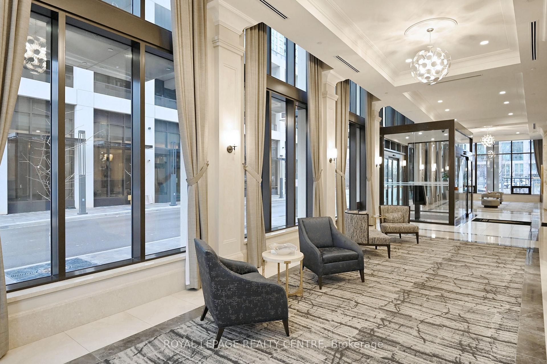 2 Bedrooms Condo at 36 ELM,  Mississauga For sale