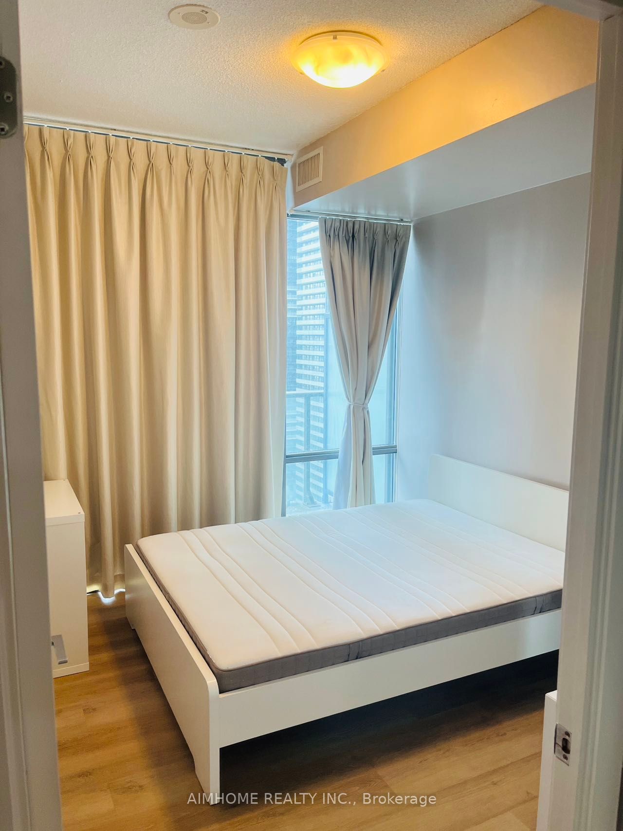 832 Bay Street, #2405