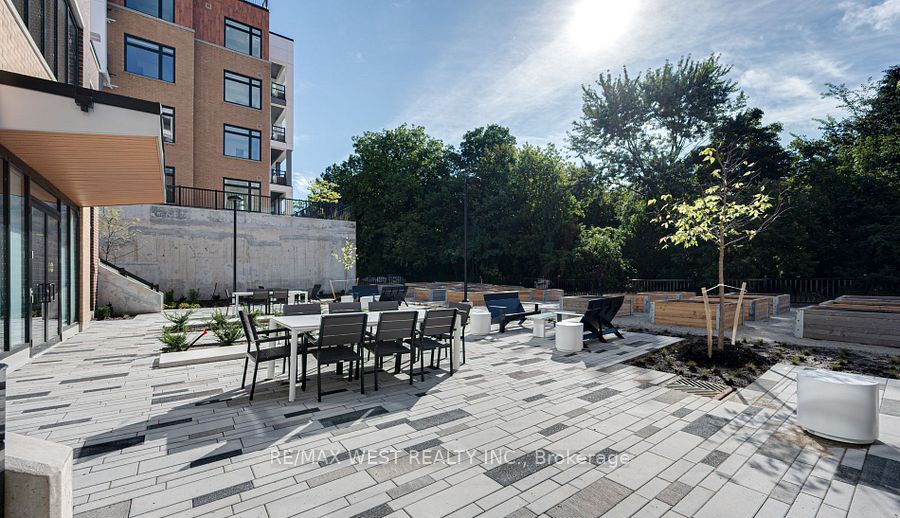 #307 - 165 Canon Jackson Drive, Toronto, ON M6M 0C4