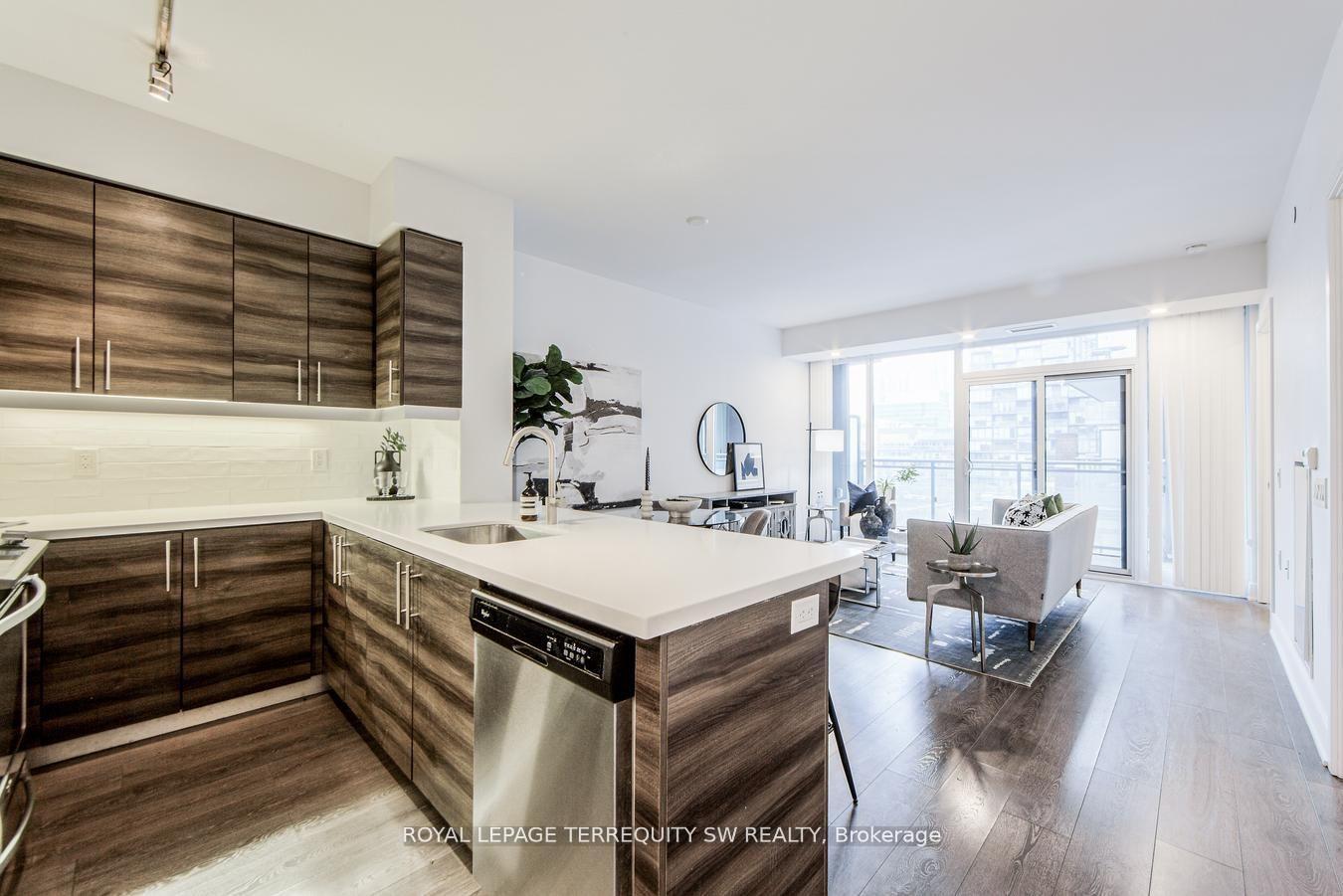 2 Bedrooms Condo at 525 Adelaide,  Toronto For sale
